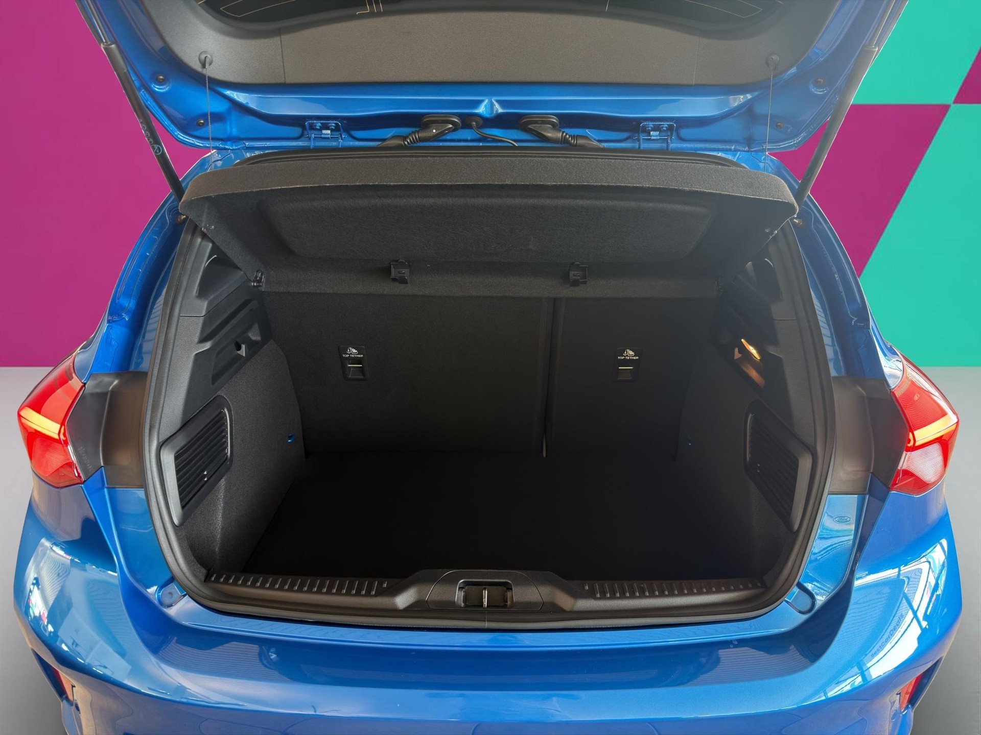 FORD Focus 1.0i EcoB Hybrid 155 ST-Line-image-9