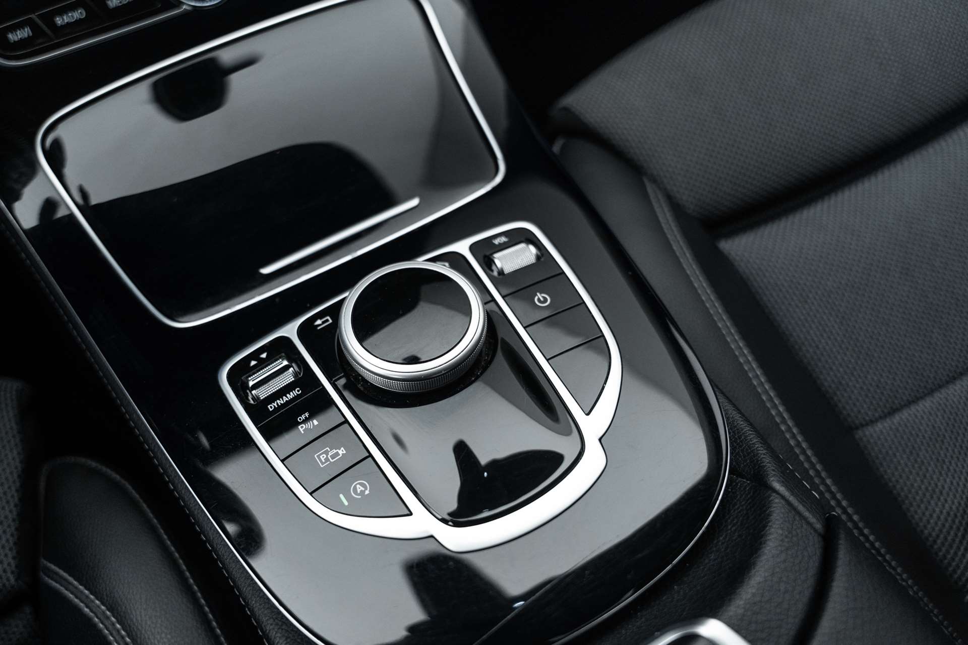 MERCEDES-BENZ E 220 d Avantgarde 9G-Tronic-image-26