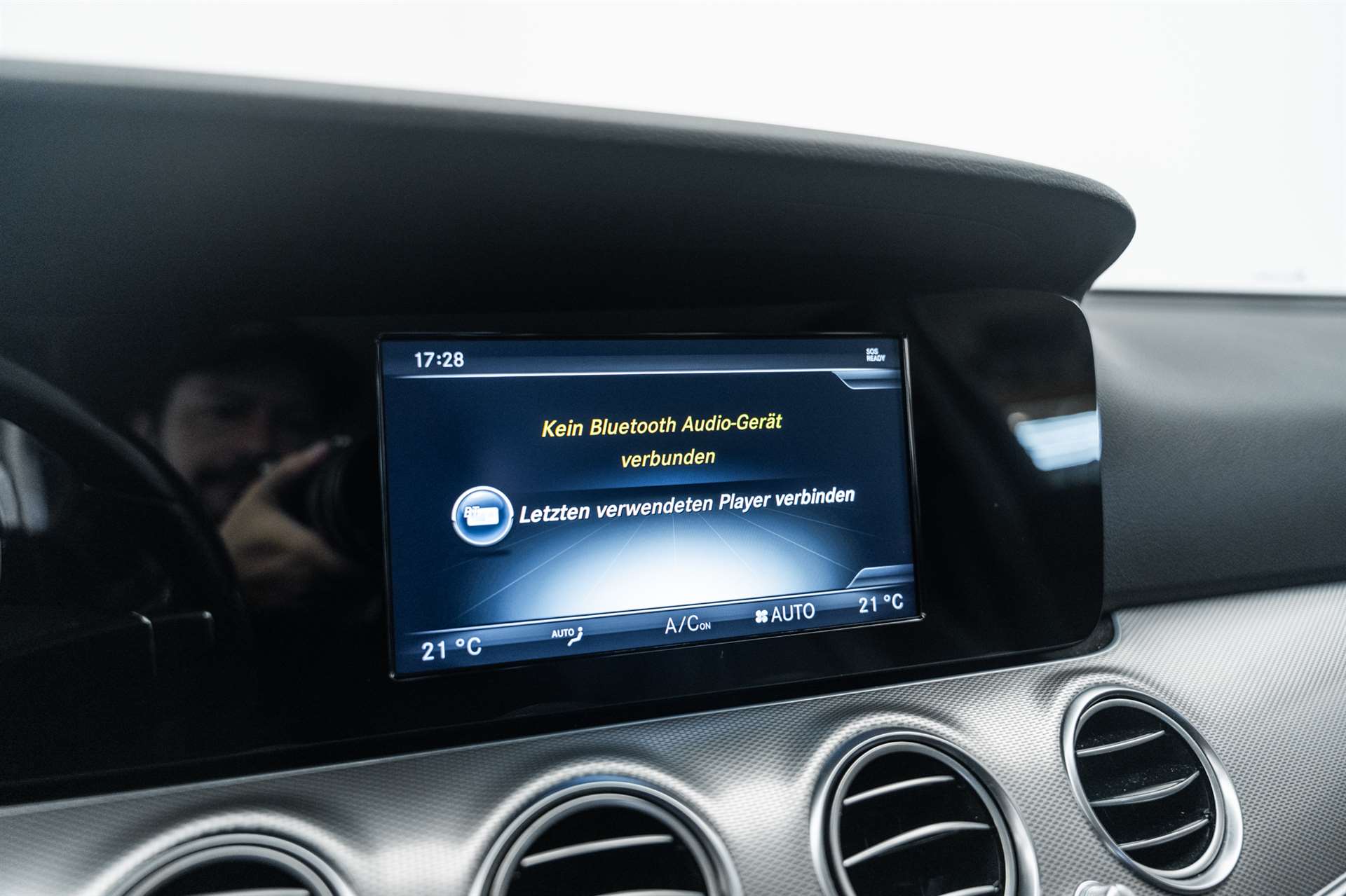 MERCEDES-BENZ E 220 d Avantgarde 9G-Tronic-image-21