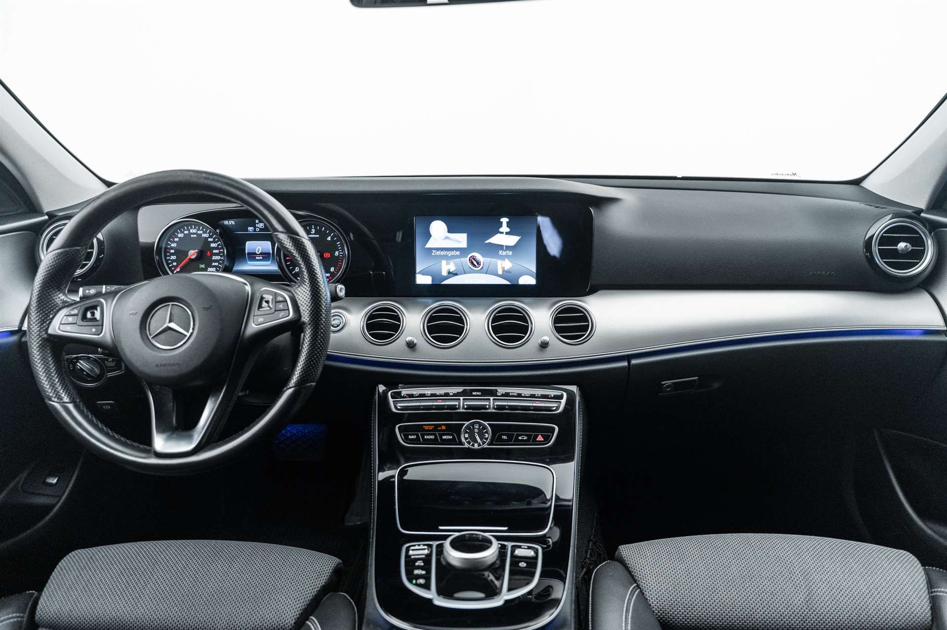 MERCEDES-BENZ E 220 d Avantgarde 9G-Tronic-image-7