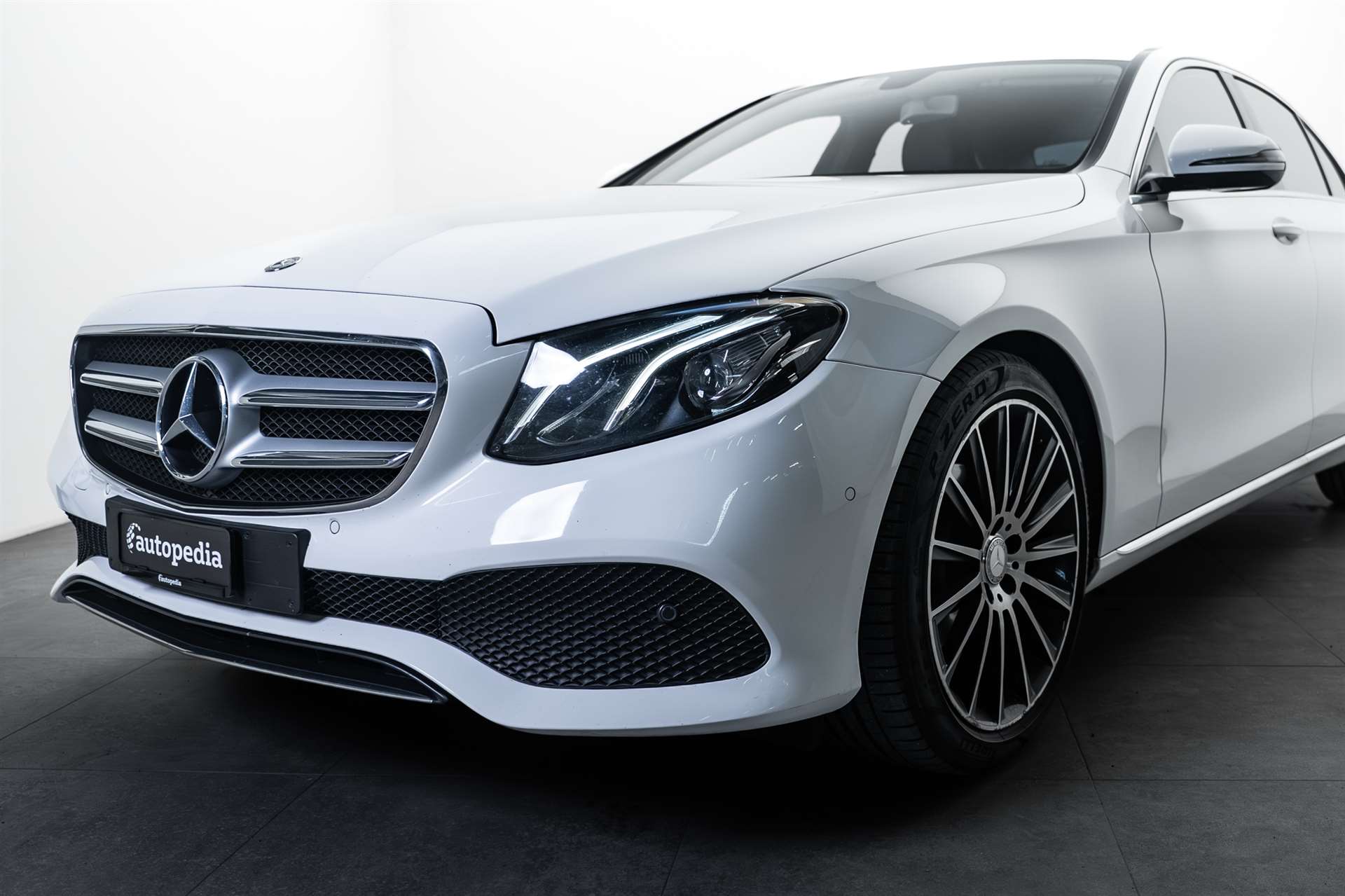 MERCEDES-BENZ E 220 d Avantgarde 9G-Tronic-image-1