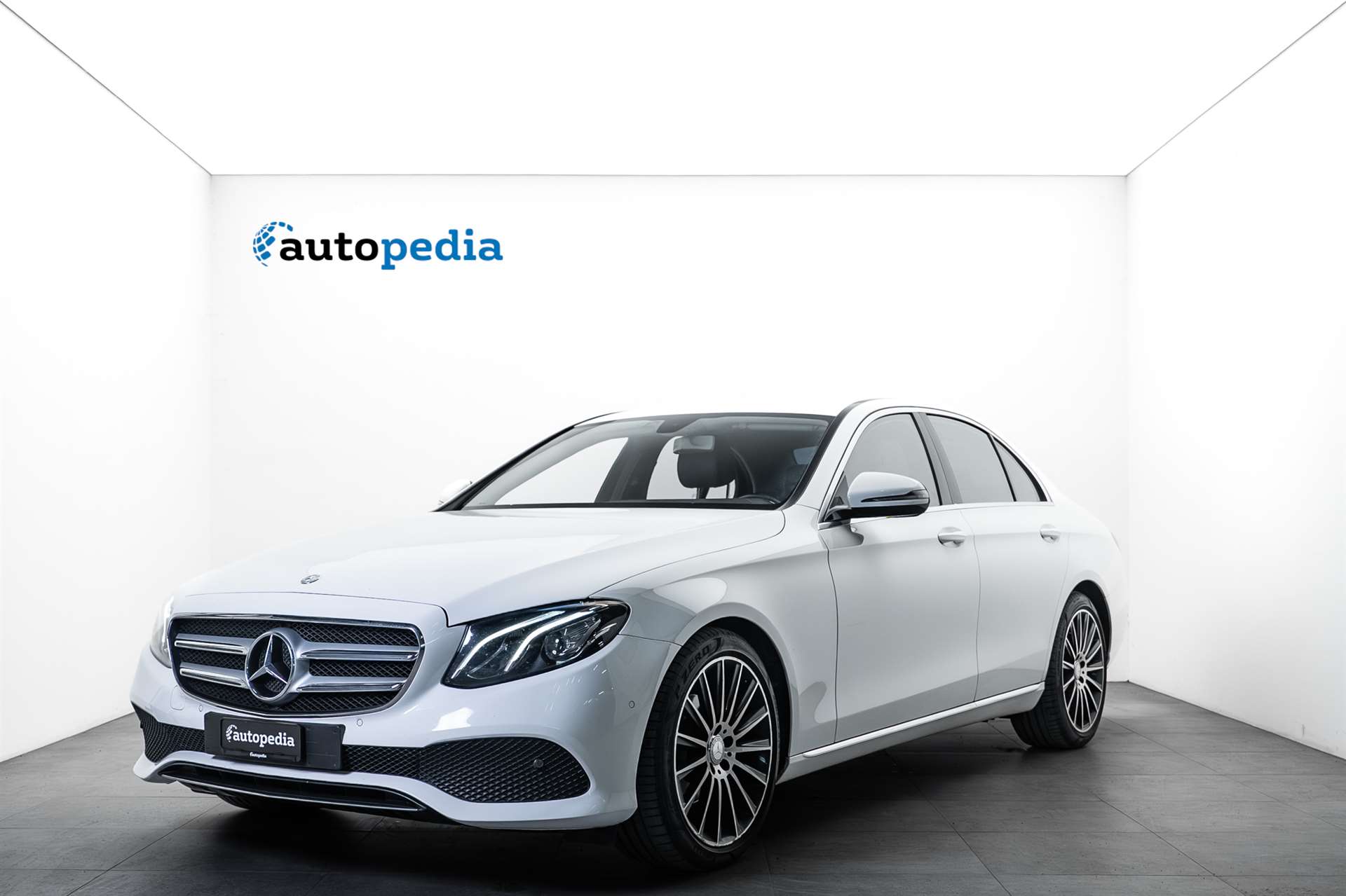 MERCEDES-BENZ E 220 d Avantgarde 9G-Tronic-image-0
