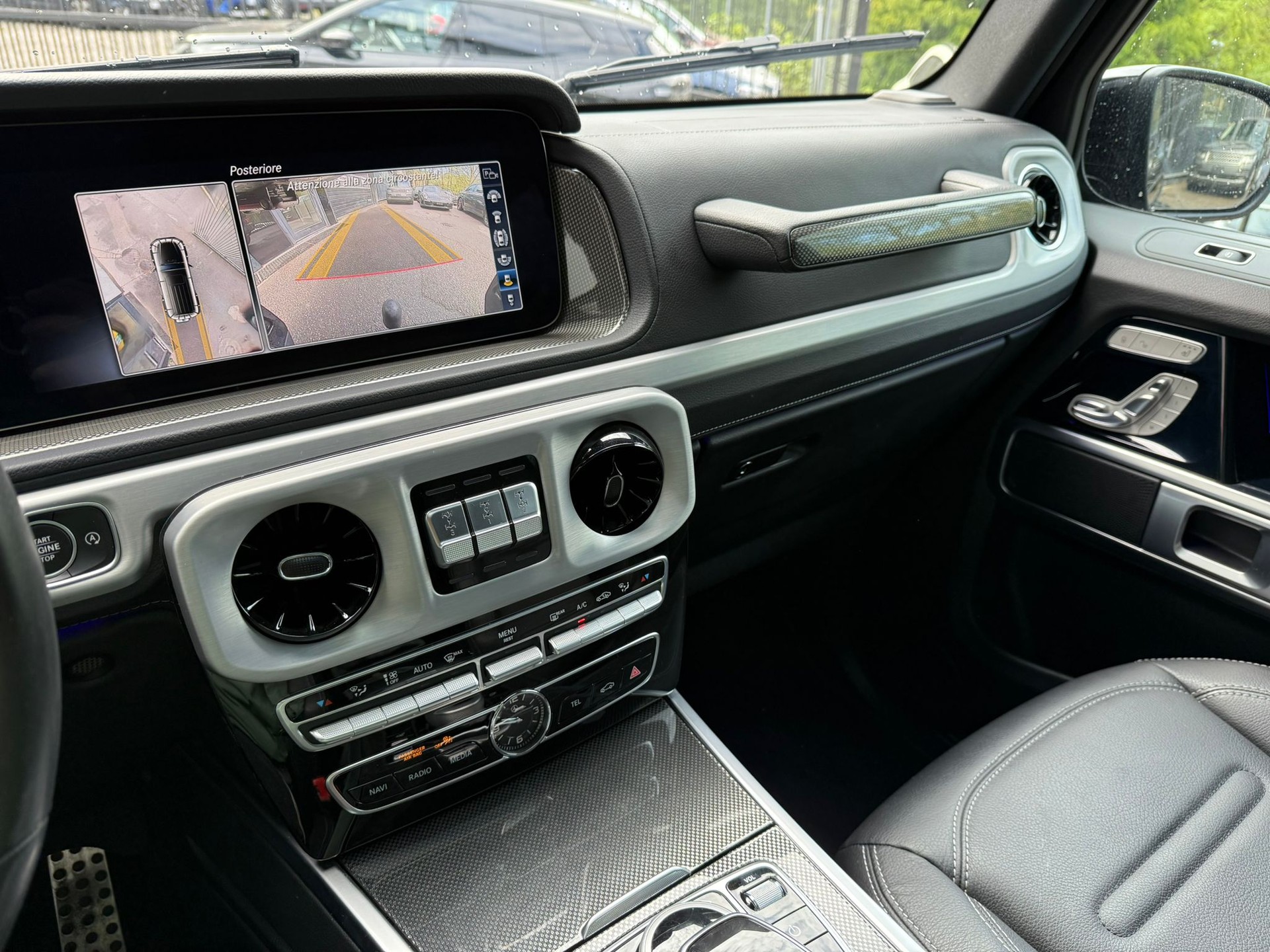 MERCEDES-BENZ G 400 d AMG Line 9G-Tronic-image-14