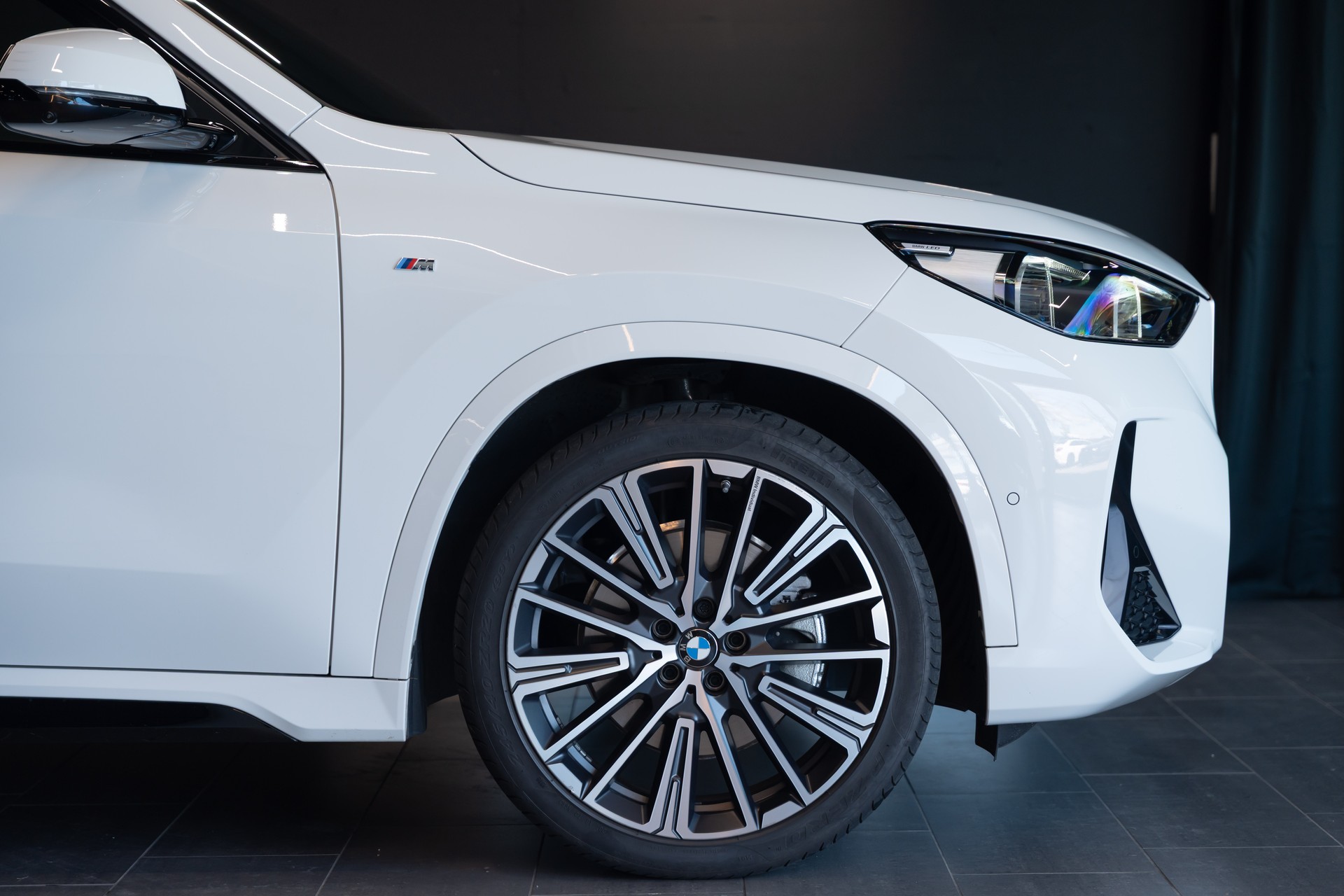 BMW X1 xDrive 23d 48V M Sport / Top Ausstattung / AHK / Memory uvm.-image-4