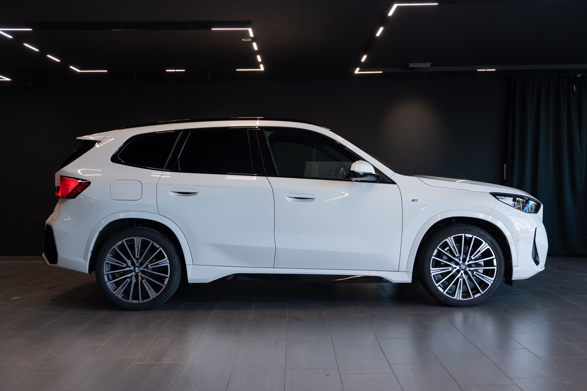 BMW X1 xDrive 23d 48V M Sport / Top Ausstattung / AHK / Memory uvm.-image-3