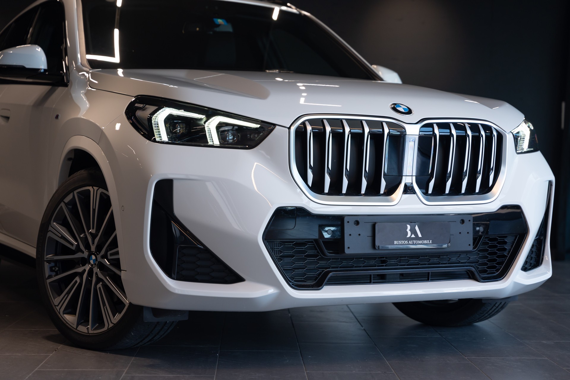 BMW X1 xDrive 23d 48V M Sport / Top Ausstattung / AHK / Memory uvm.-image-1