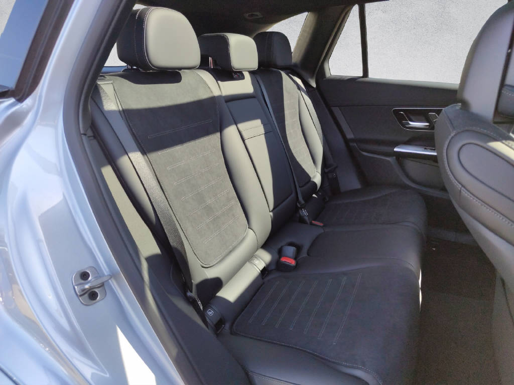 MERCEDES-BENZ GLC 300 de AMG Line 4Matic EQ Star-image-12