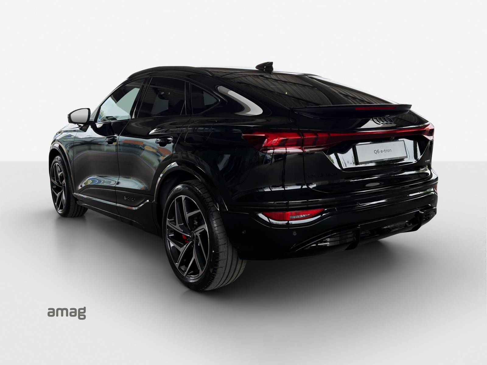 AUDI Q6 Sportback e-tron quattro-image-2
