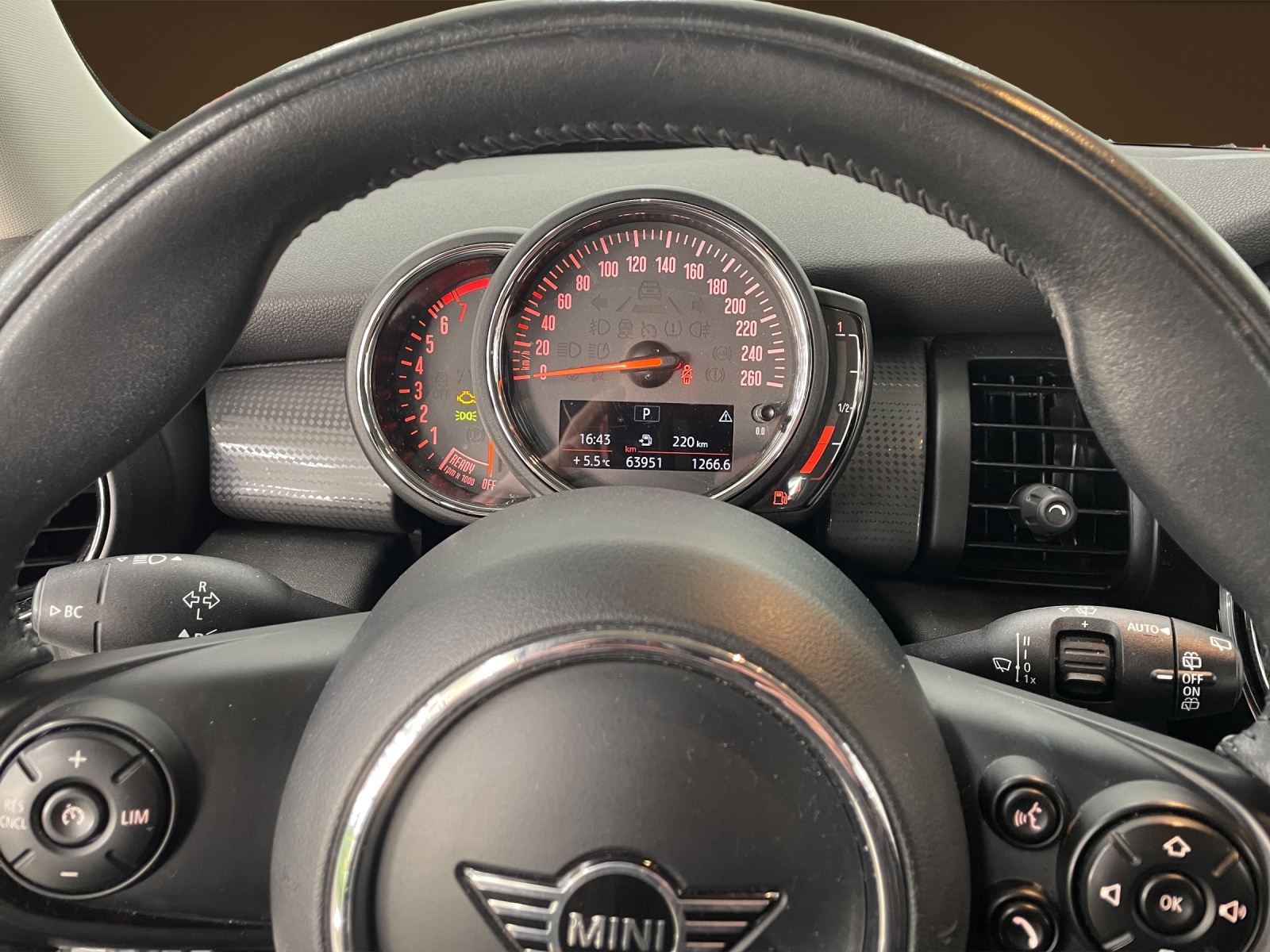 MINI Mini F56 1.5i Cooper-image-9