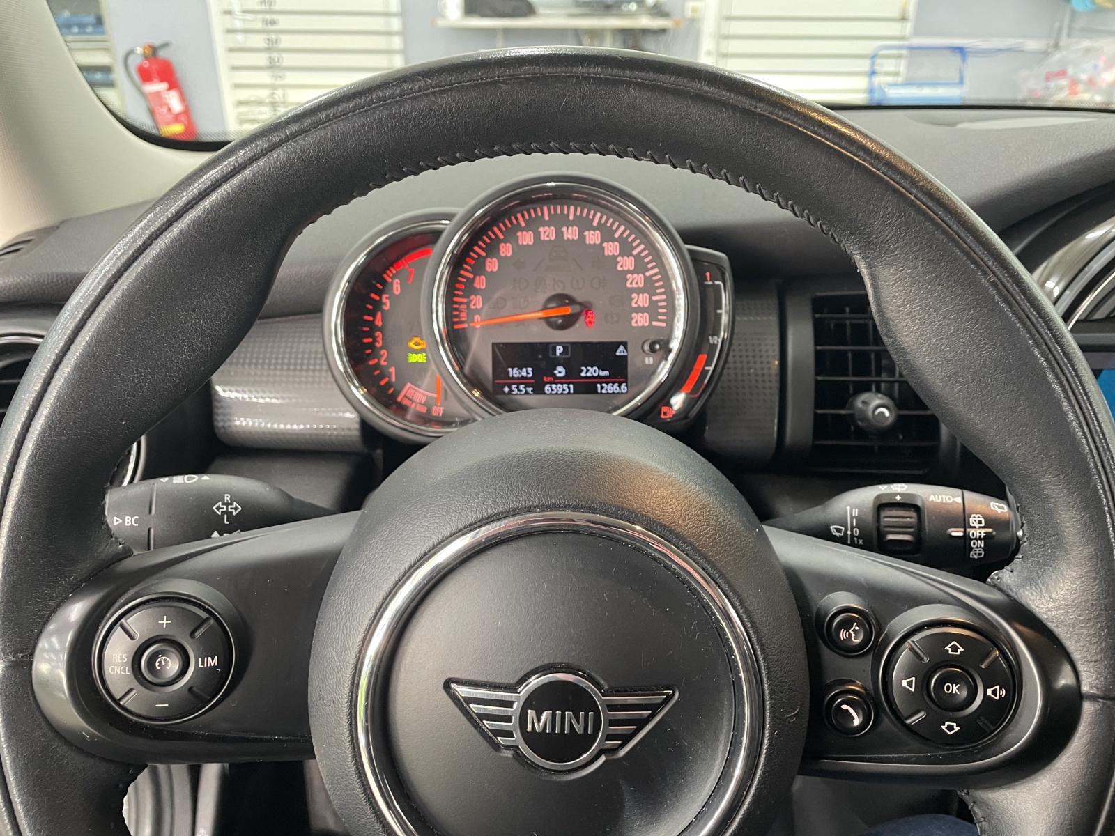 MINI Mini F56 1.5i Cooper-image-8