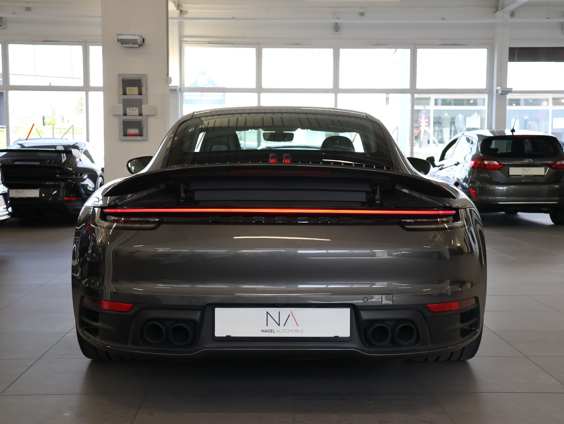 PORSCHE 911 Carrera 4S PDK *Bose* *Hinterachslenkung* *Sport Chrono*-image-4