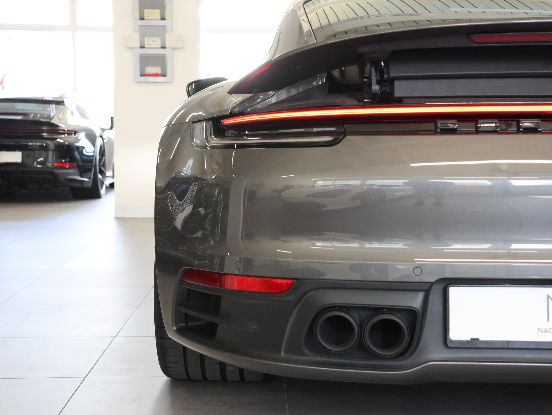 PORSCHE 911 Carrera 4S PDK *Bose* *Hinterachslenkung* *Sport Chrono*-image-11