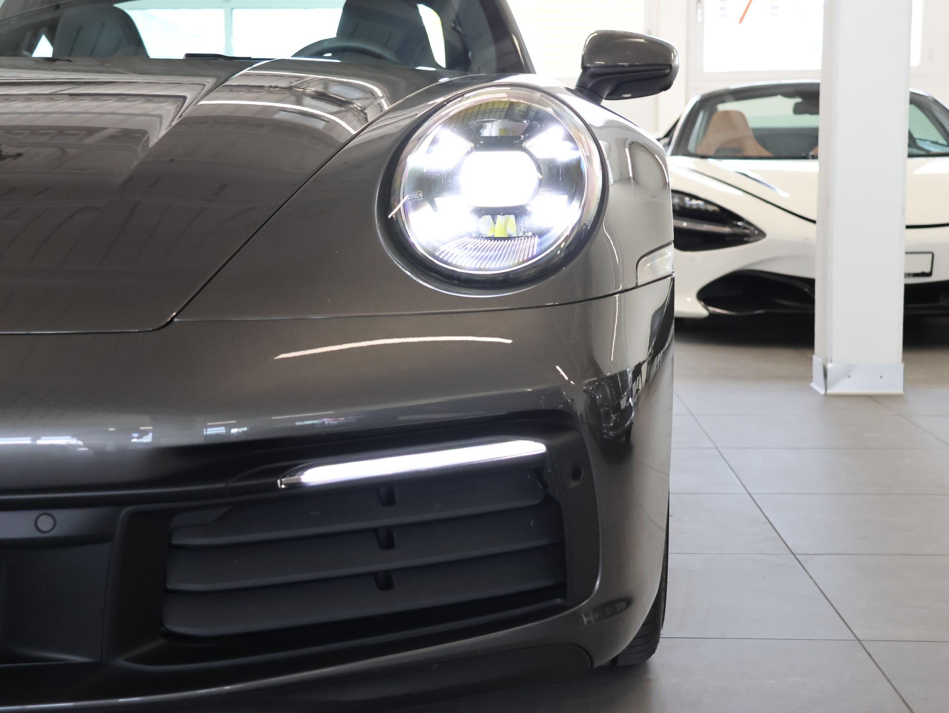 PORSCHE 911 Carrera 4S PDK *Bose* *Hinterachslenkung* *Sport Chrono*-image-8