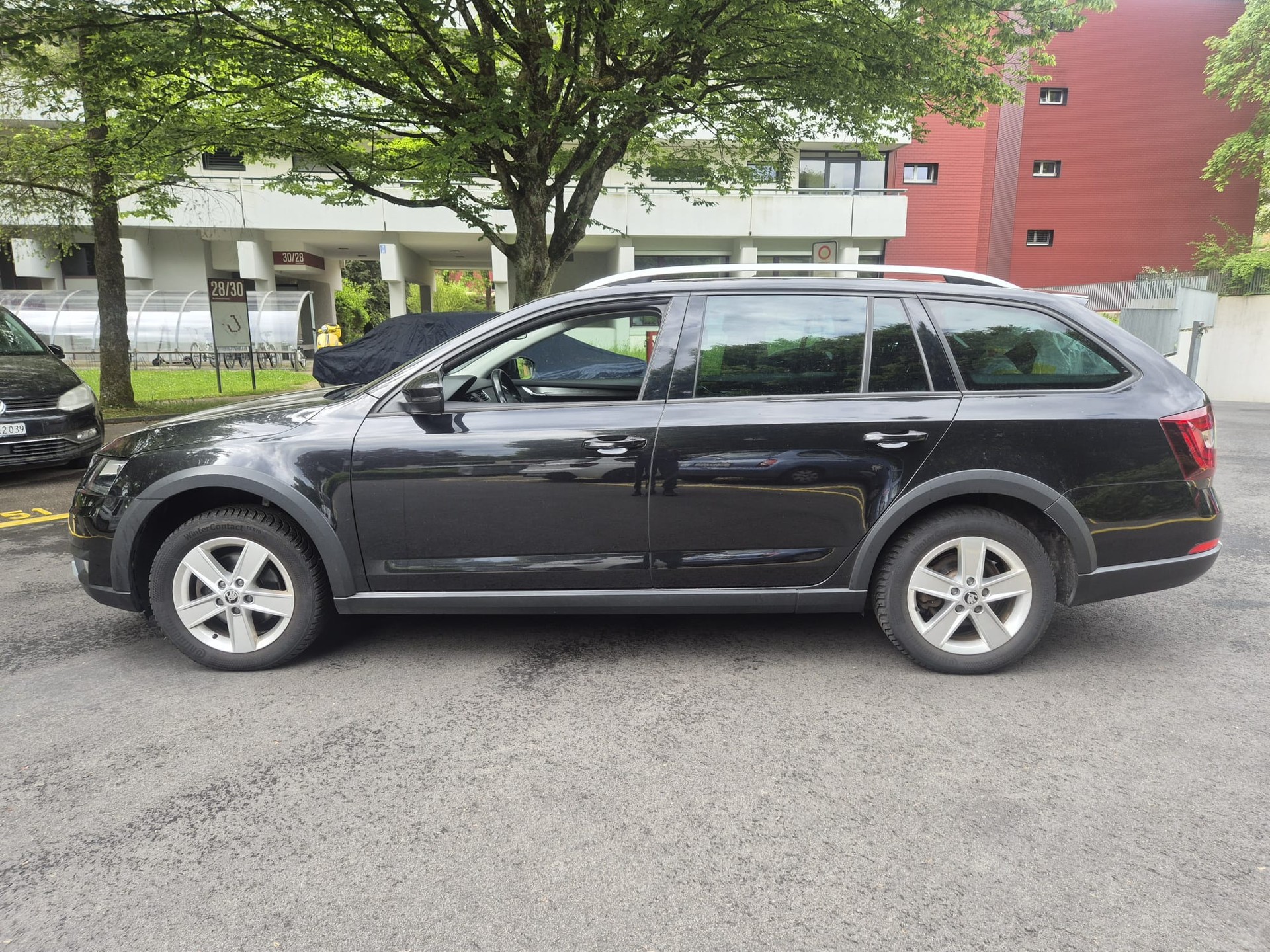 SKODA Octavia Combi 2.0 TDI Scout 4x4 DSG-image-3
