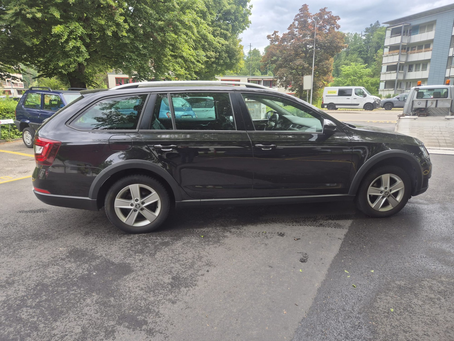 SKODA Octavia Combi 2.0 TDI Scout 4x4 DSG-image-4