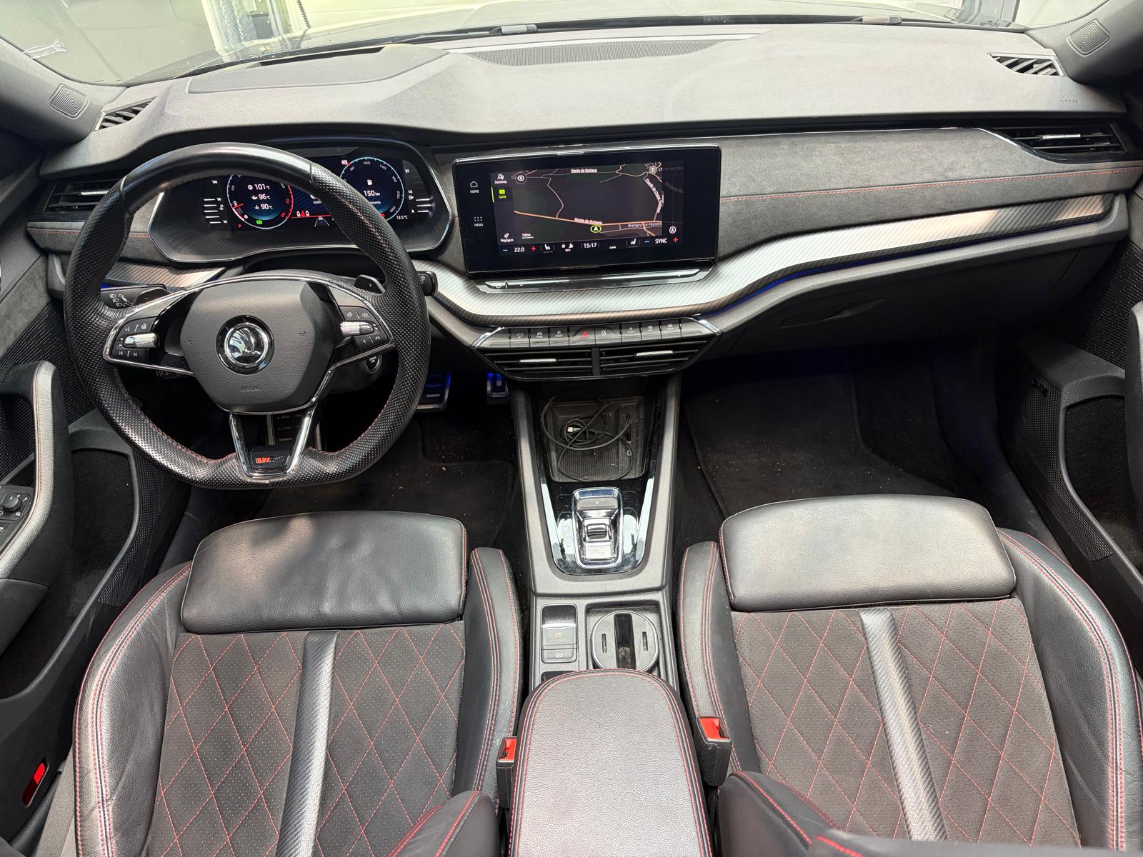 SKODA Octavia Combi 2.0 TSI DSG RS - Toit ouvrant - Attelage-image-17