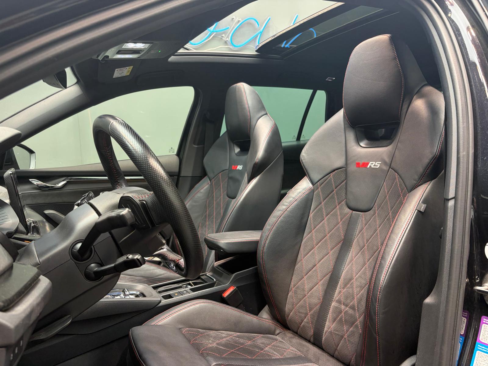 SKODA Octavia Combi 2.0 TSI DSG RS - Toit ouvrant - Attelage-image-10