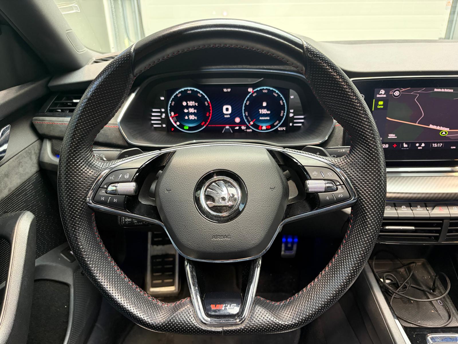 SKODA Octavia Combi 2.0 TSI DSG RS - Toit ouvrant - Attelage-image-18