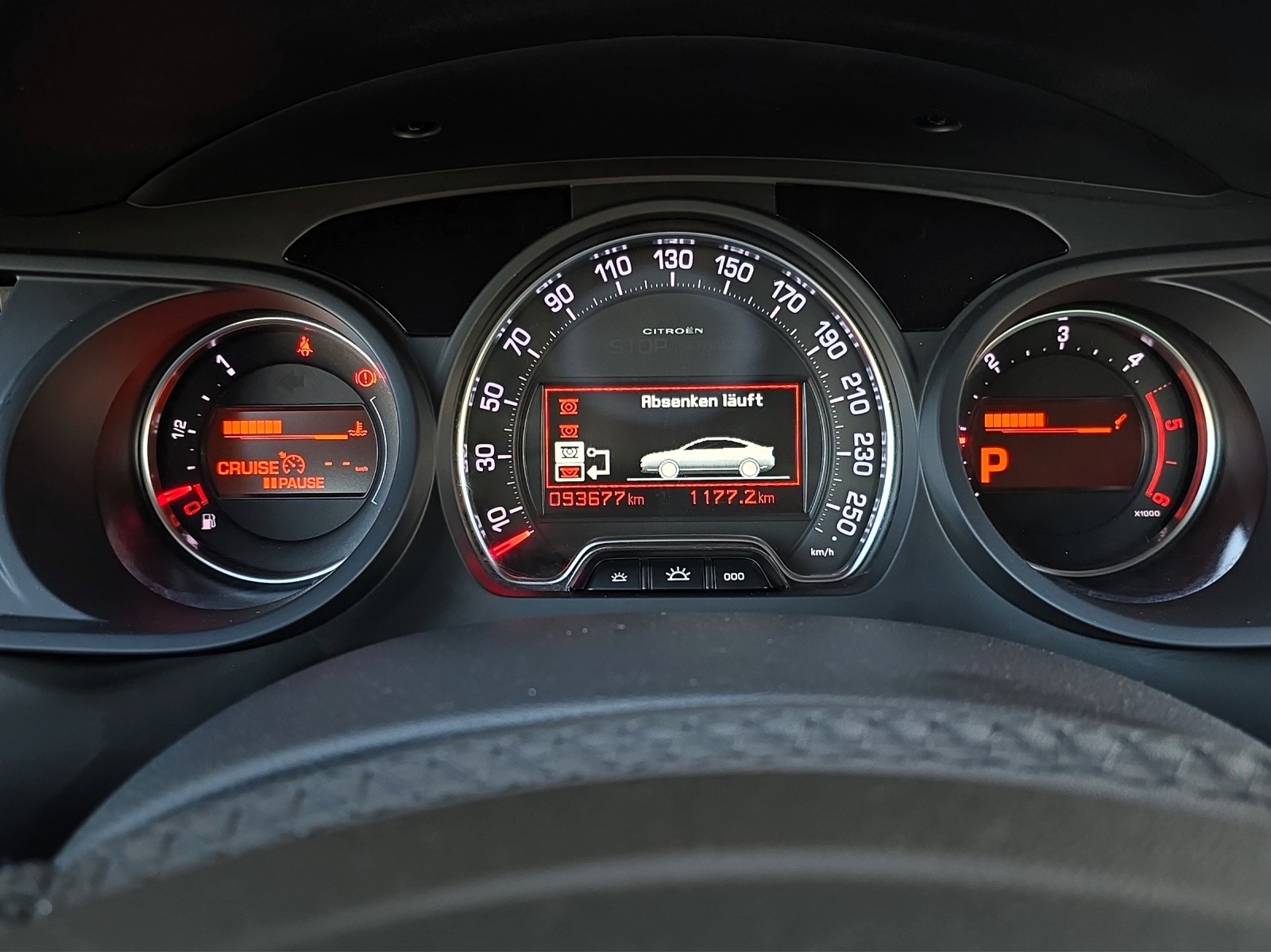 CITROEN C5 Tourer 2.0 HDi Exclusive Automatic mit AHK-image-18