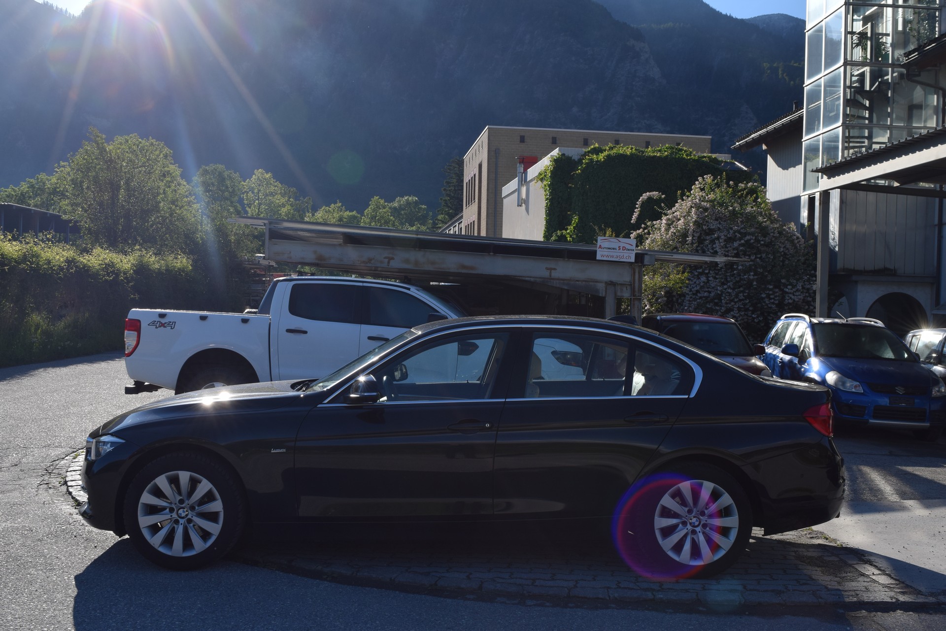 BMW 330i xDrive Luxury Line Steptronic-showroom-element-3