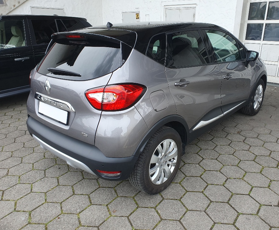 RENAULT Captur 1.2 T Helly Hansen Automat-image-2