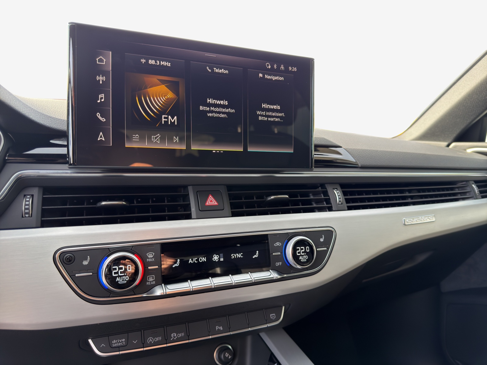 AUDI A4 Avant 45 TFSI S line S-tronic quattro-image-10