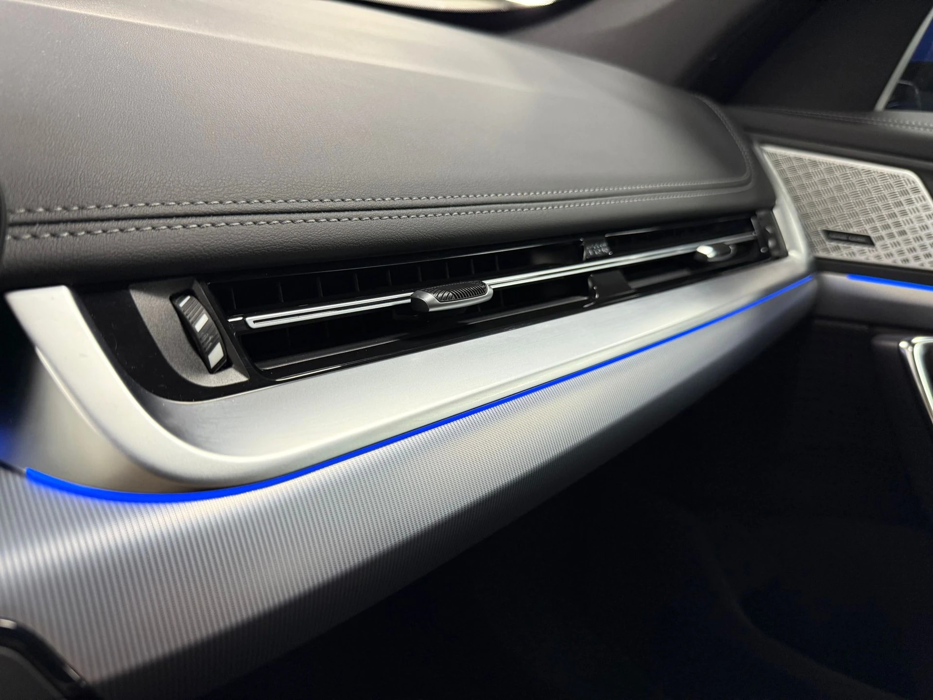 BMW X1 xDrive 20d 48V M Sport-image-23