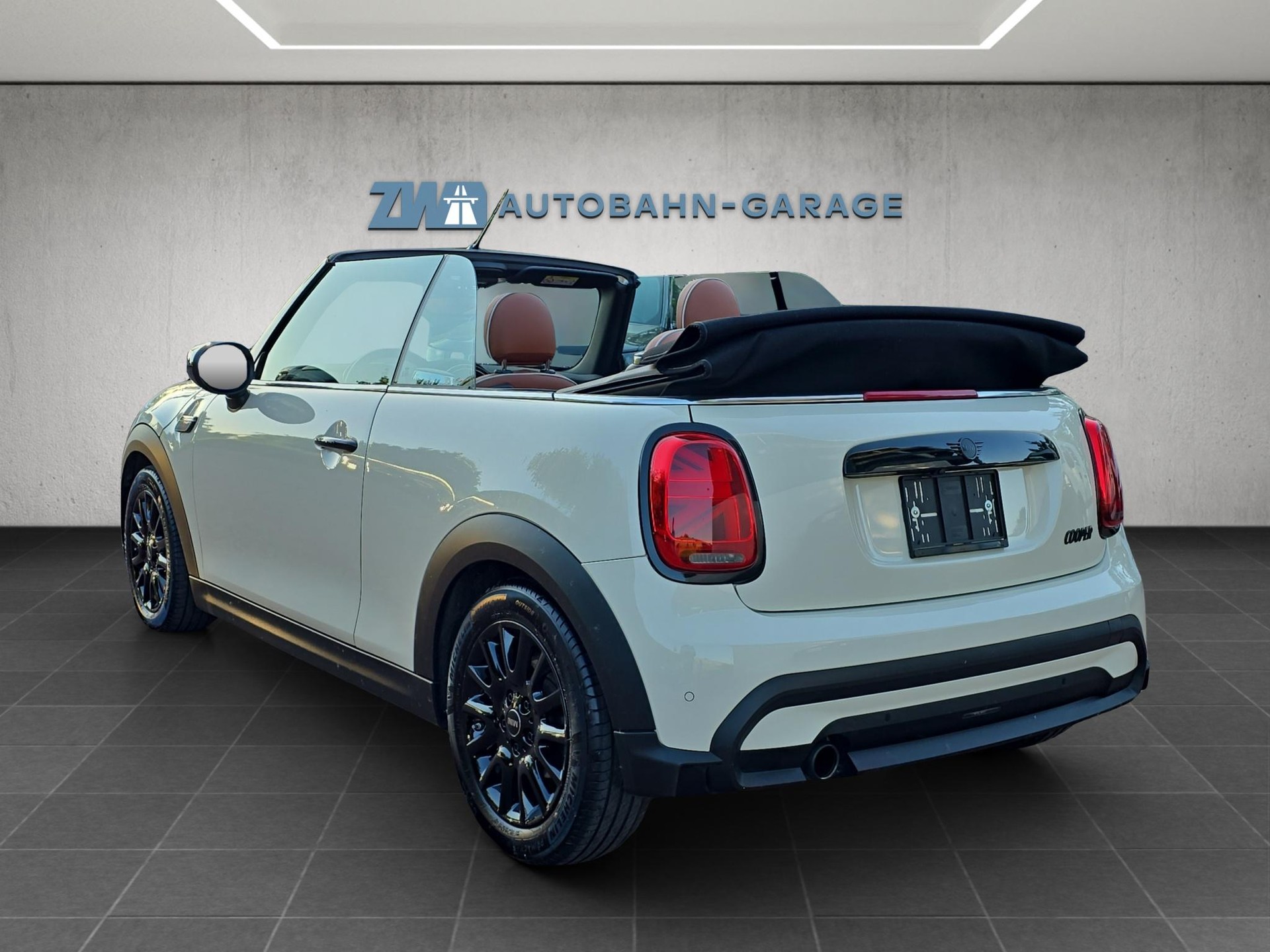 MINI Cabrio F57 1.5i Cooper-image-2