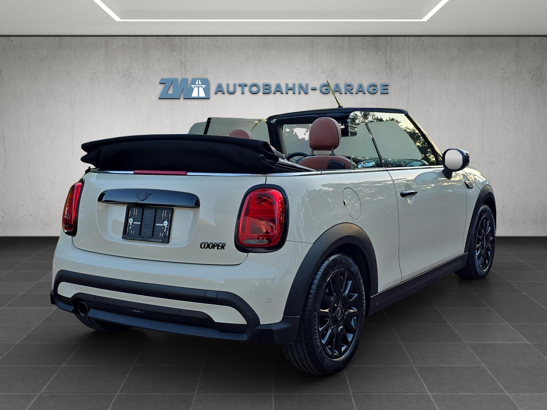 MINI Cabrio F57 1.5i Cooper-image-4