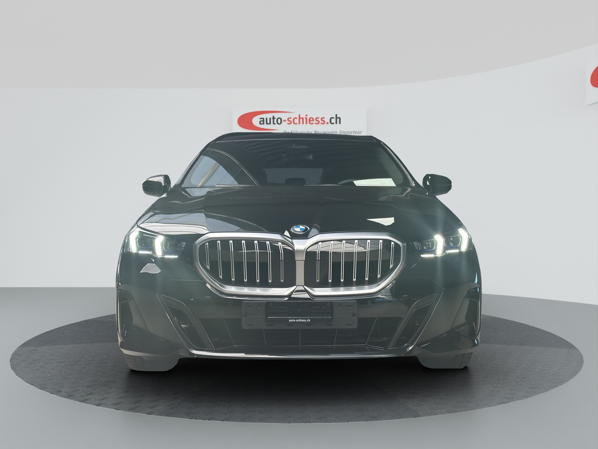 BMW 520d xDrive 48V Touring M Sport Steptronic-showroom-element-1