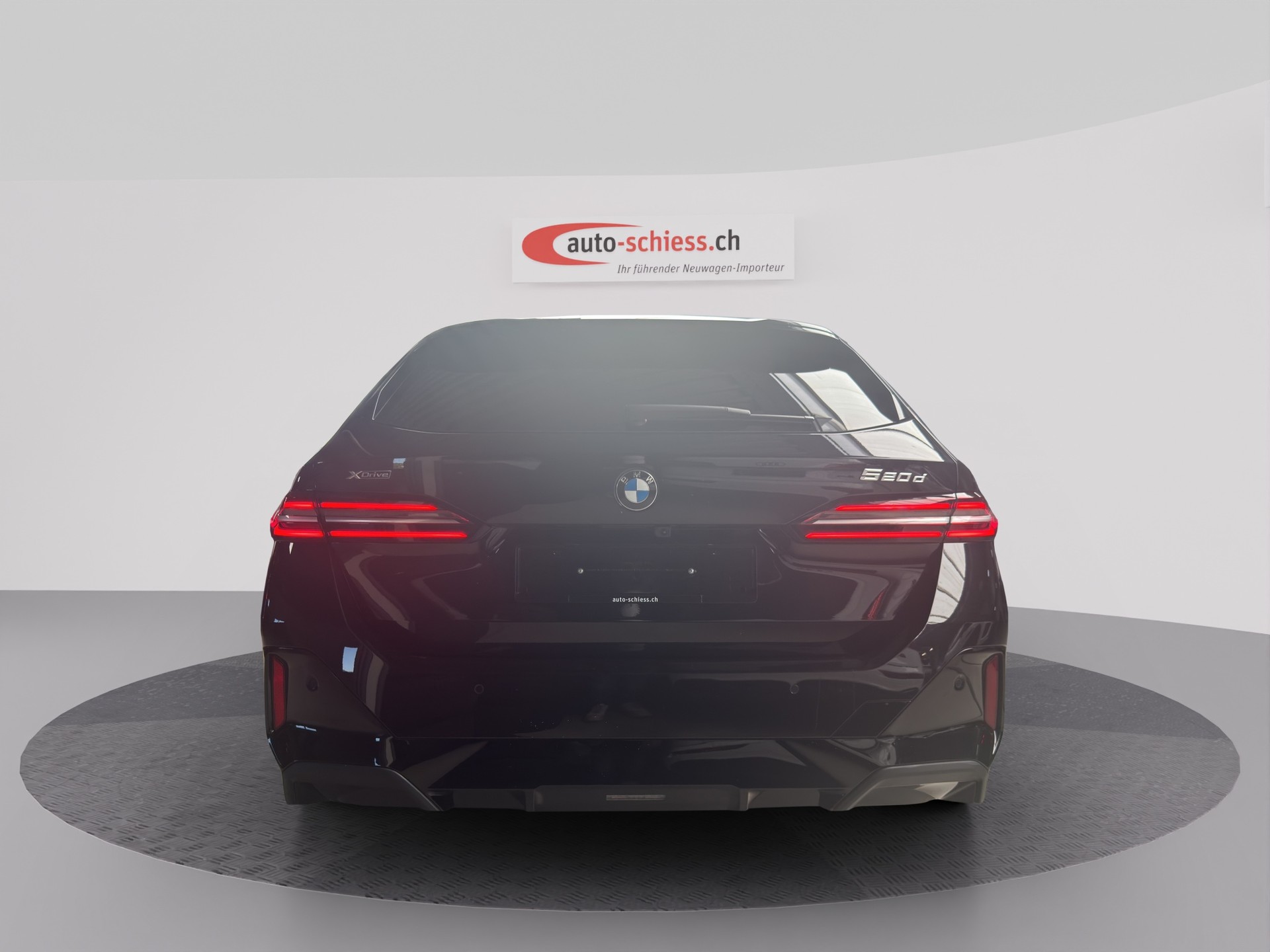 BMW 520d xDrive 48V Touring M Sport Steptronic-showroom-element-3