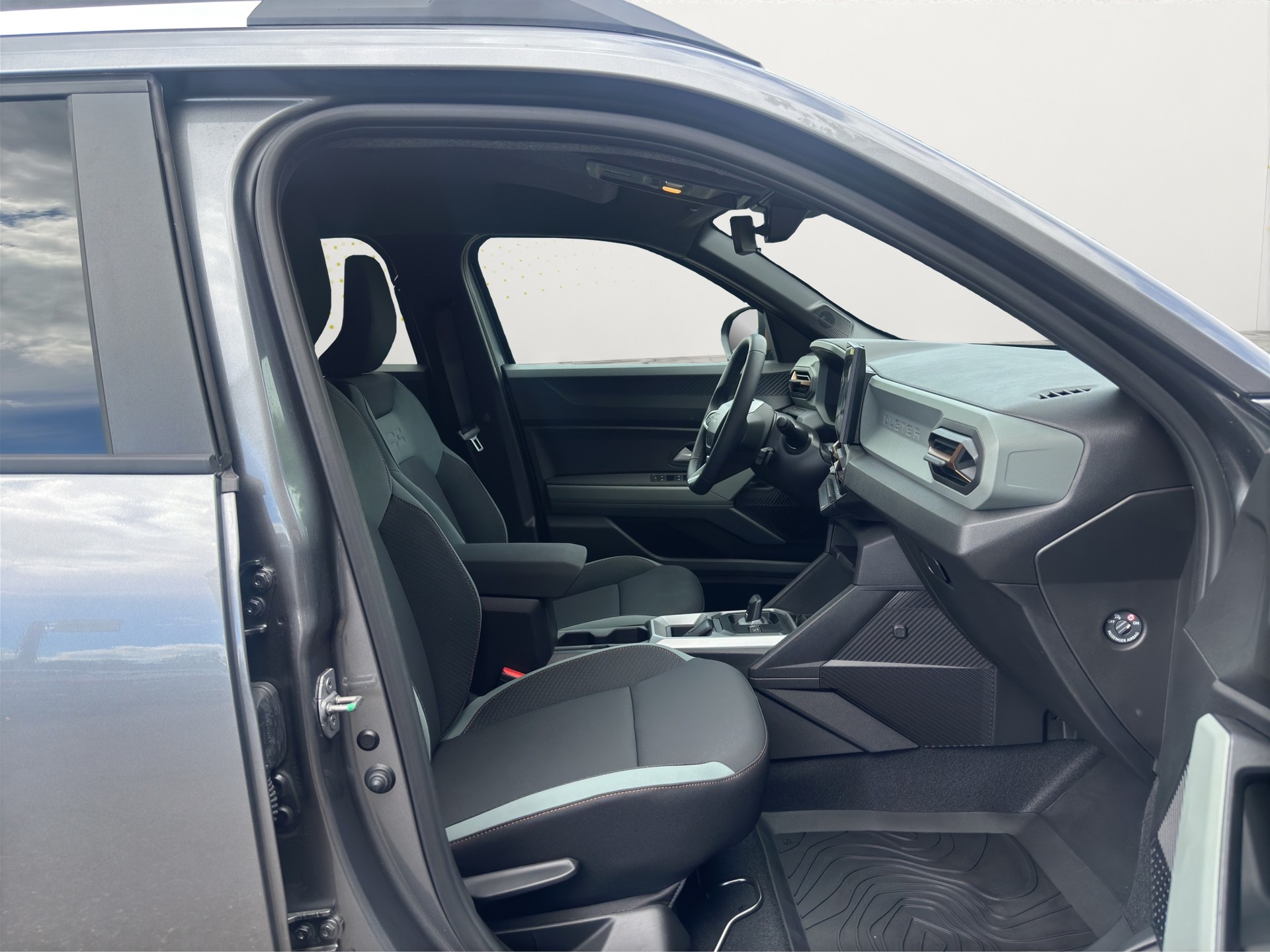 DACIA Duster HEV 140 Extreme TECHNO PAKET-image-12