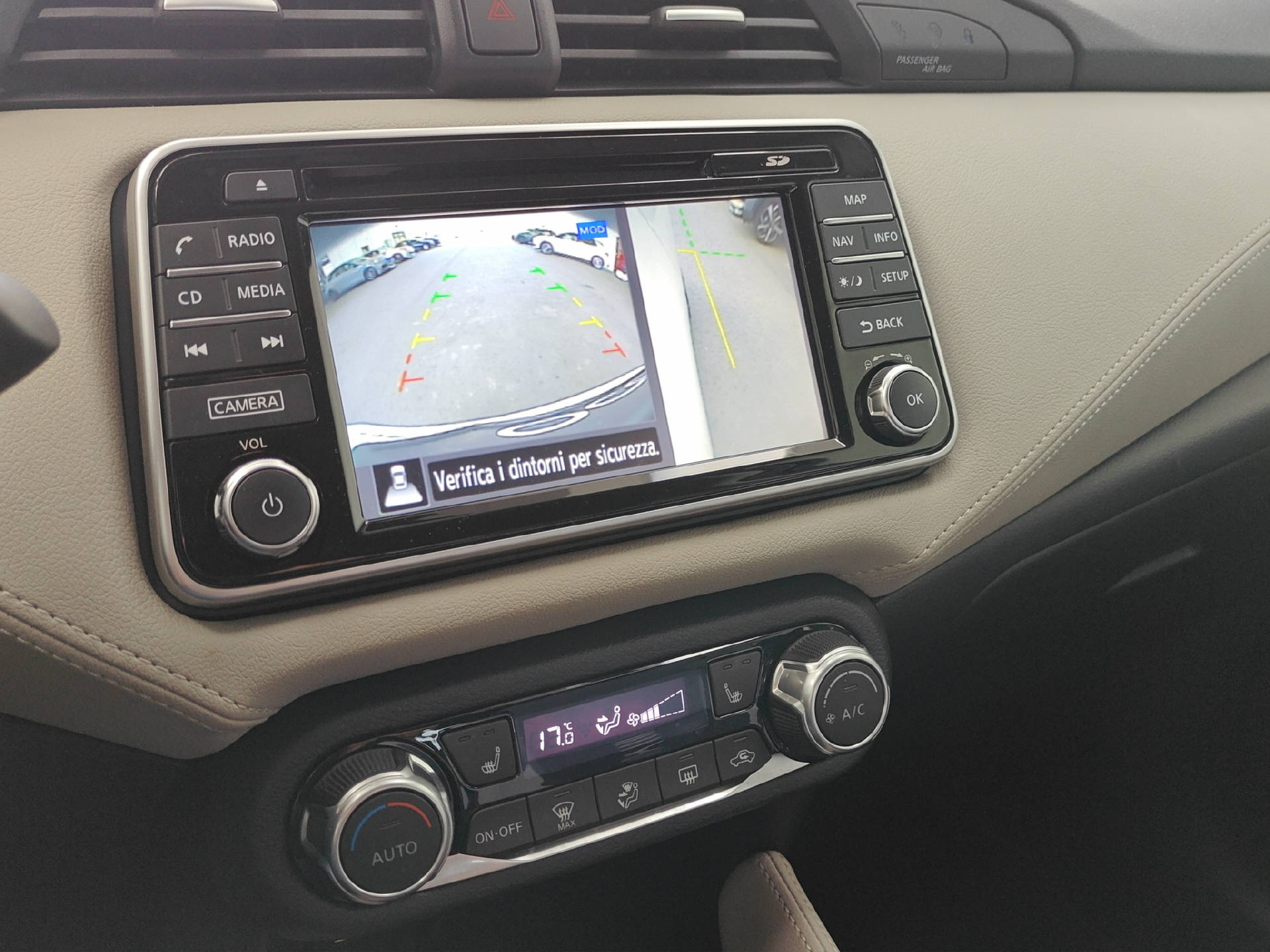 NISSAN Micra 0.9 IG-T Tekna-image-14