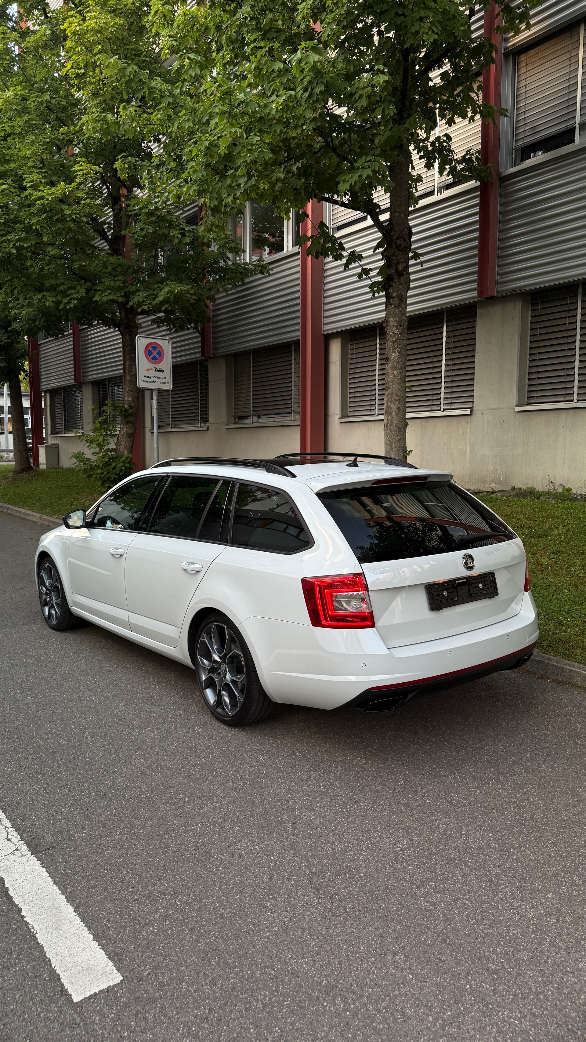 SKODA 2.0 TSI RS DSG-image-1
