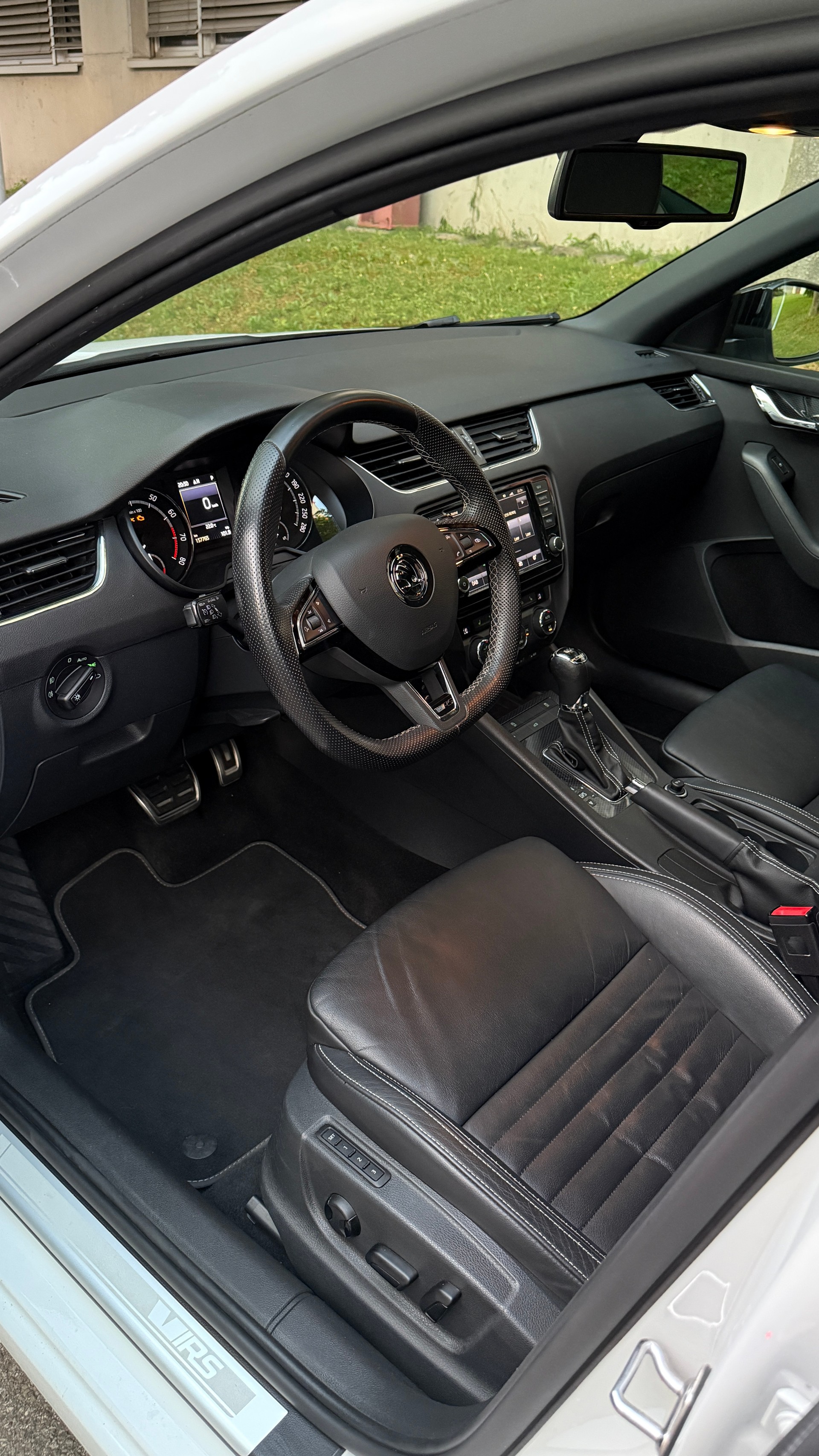 SKODA 2.0 TSI RS DSG-image-3