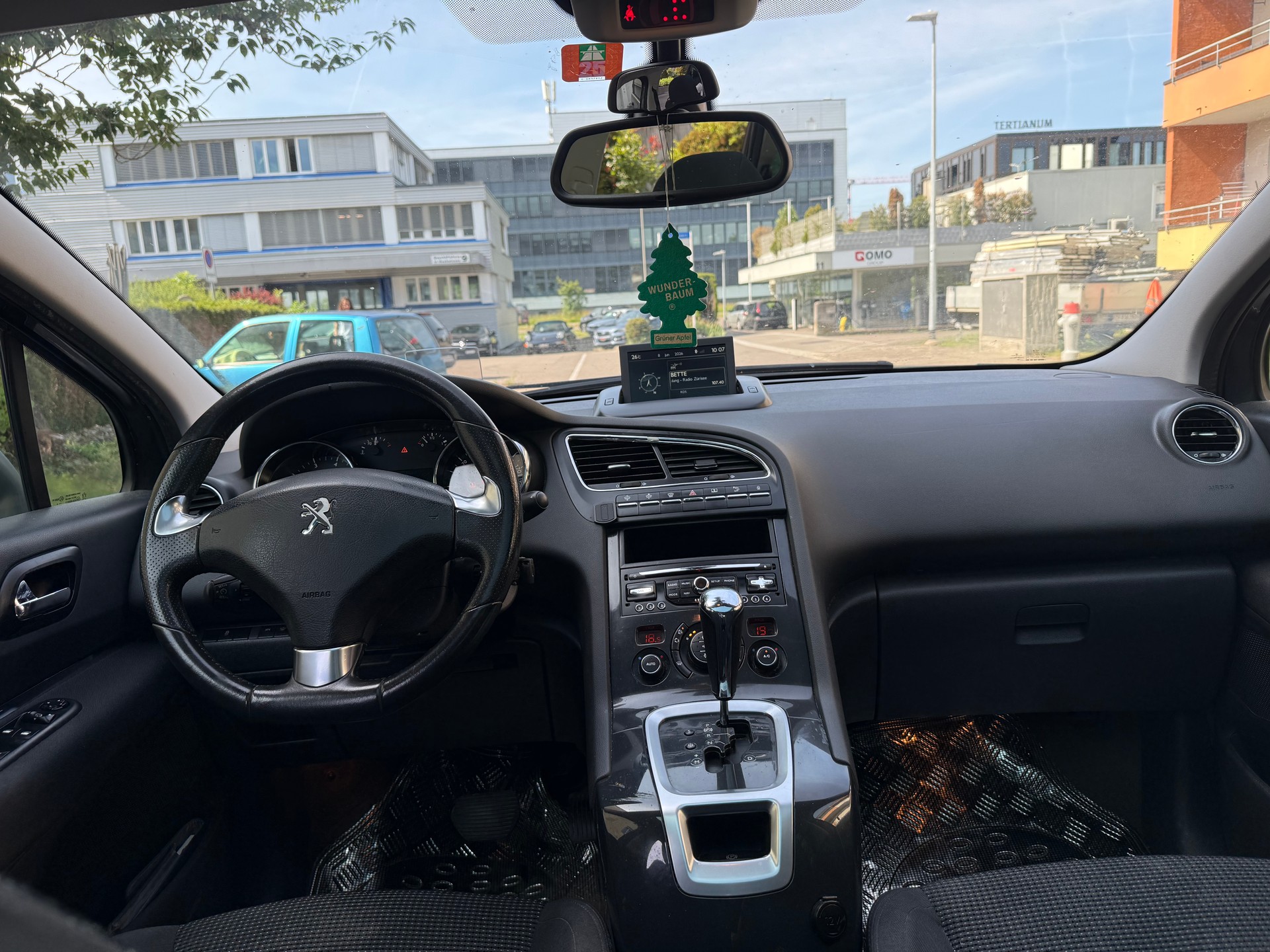 PEUGEOT 5008 1.6 THP Allure Tiptronic-image-8