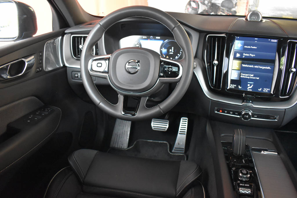 VOLVO XC60 2.0 T8 TE R-Design eAWD-image-7