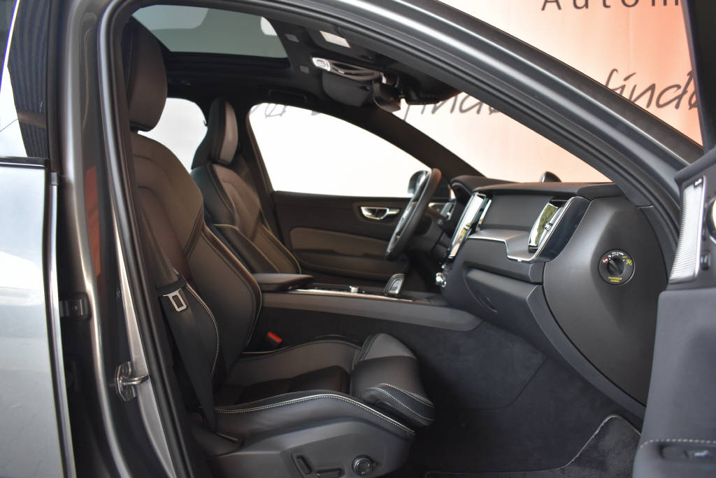 VOLVO XC60 2.0 T8 TE R-Design eAWD-image-8