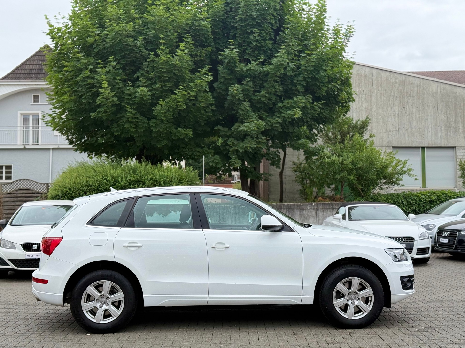 AUDI Q5 3.0 TDI quattro S-tronic-image-2