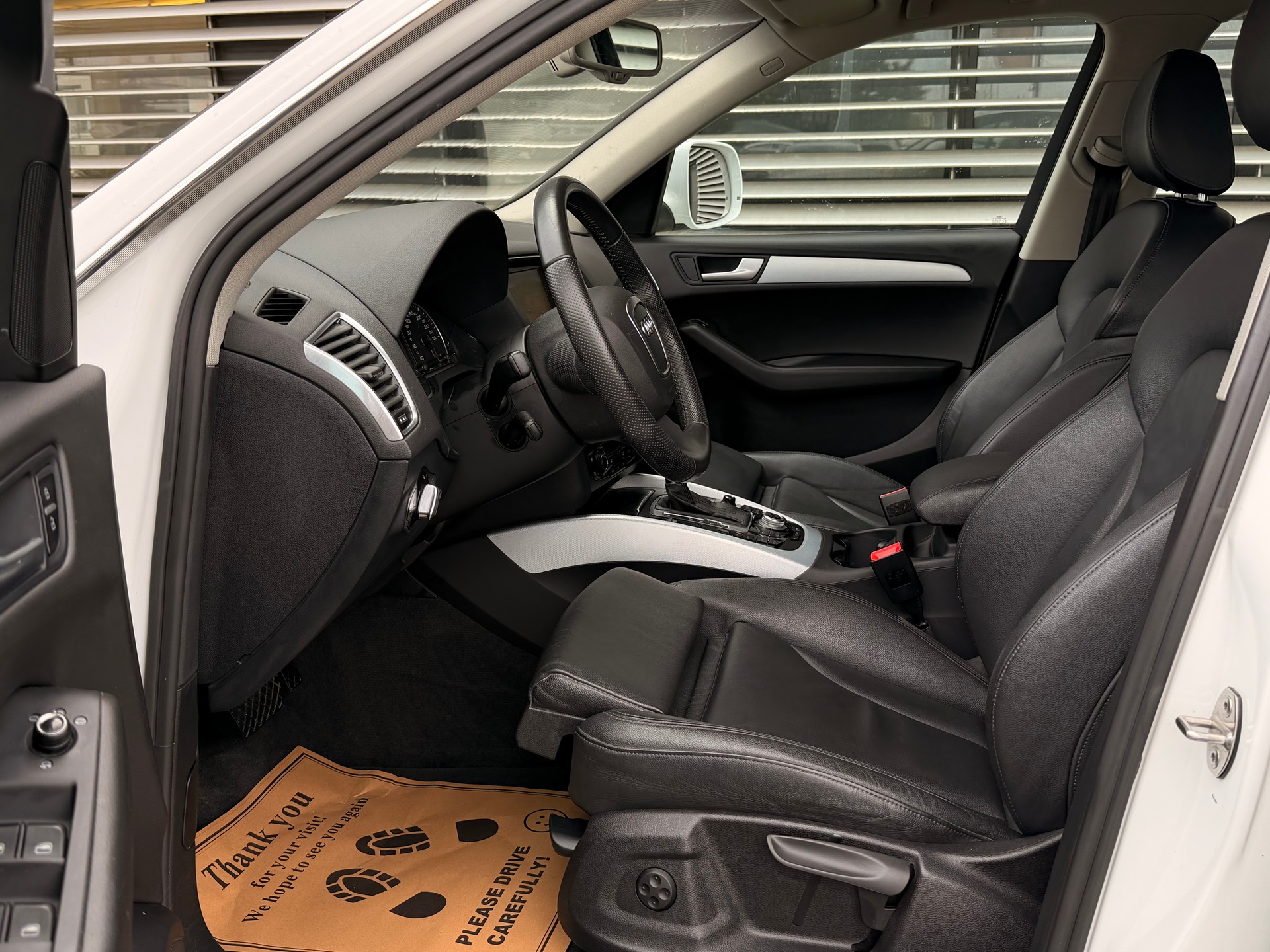 AUDI Q5 3.0 TDI quattro S-tronic-image-10