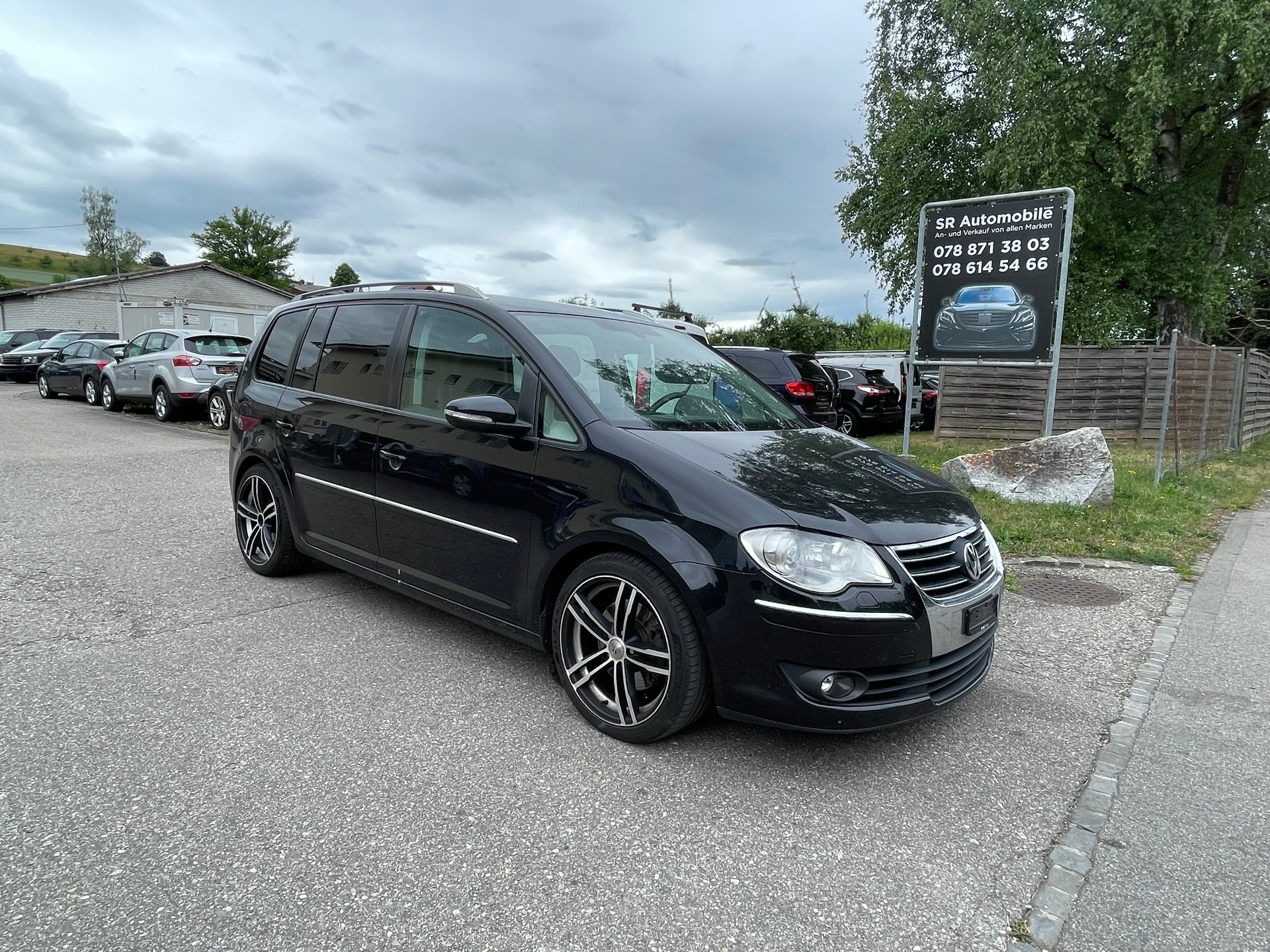 VW Touran 2.0 TDI Highline-image-5