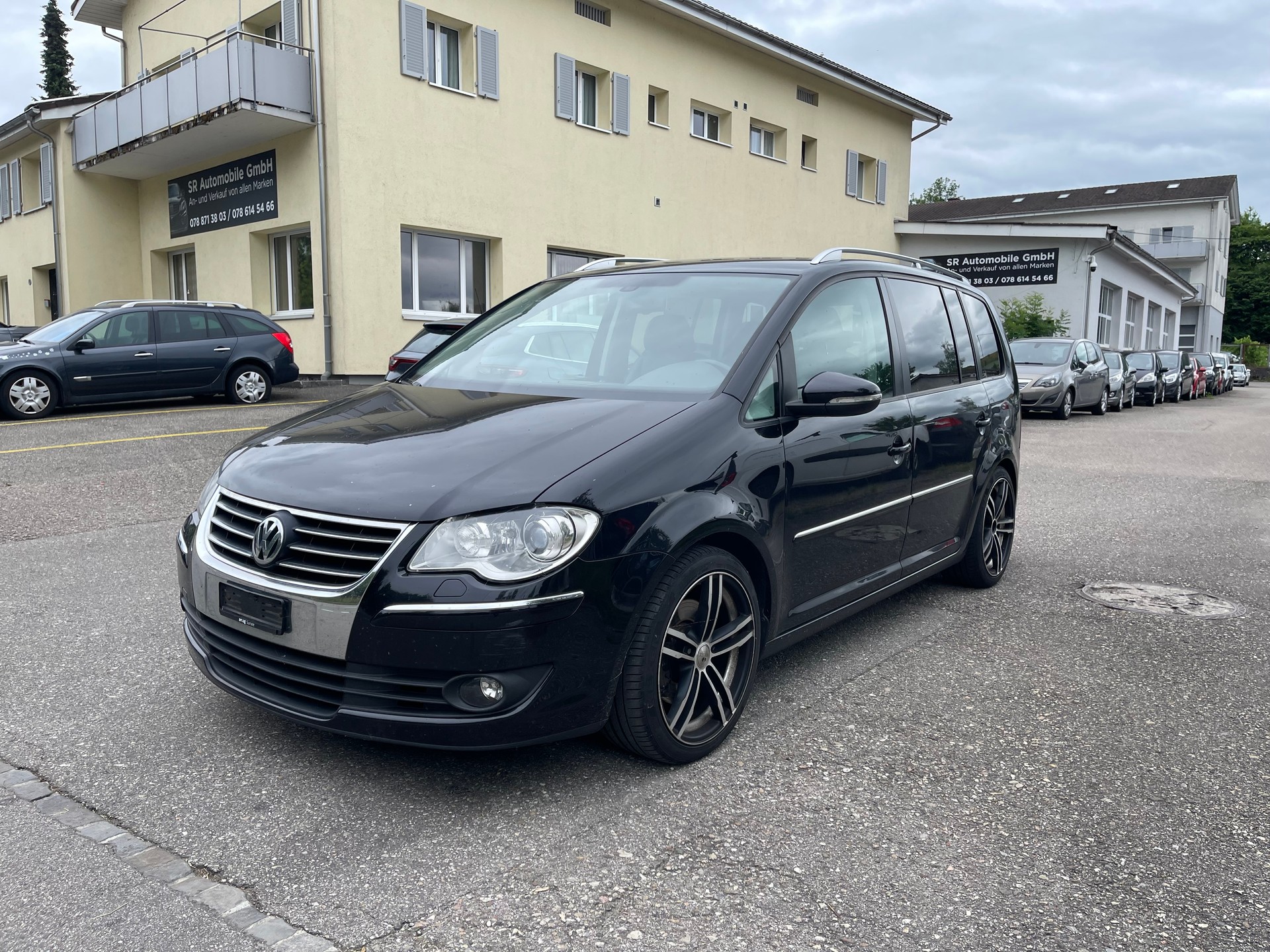 VW Touran 2.0 TDI Highline-image-0