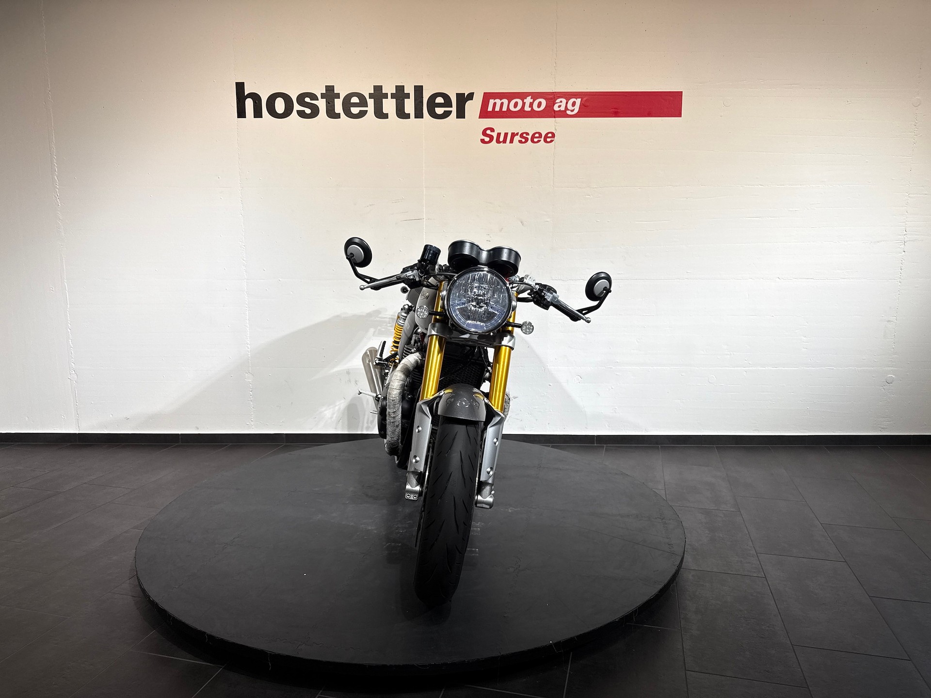 TRIUMPH Thruxton 1200 R-showroom-element-1