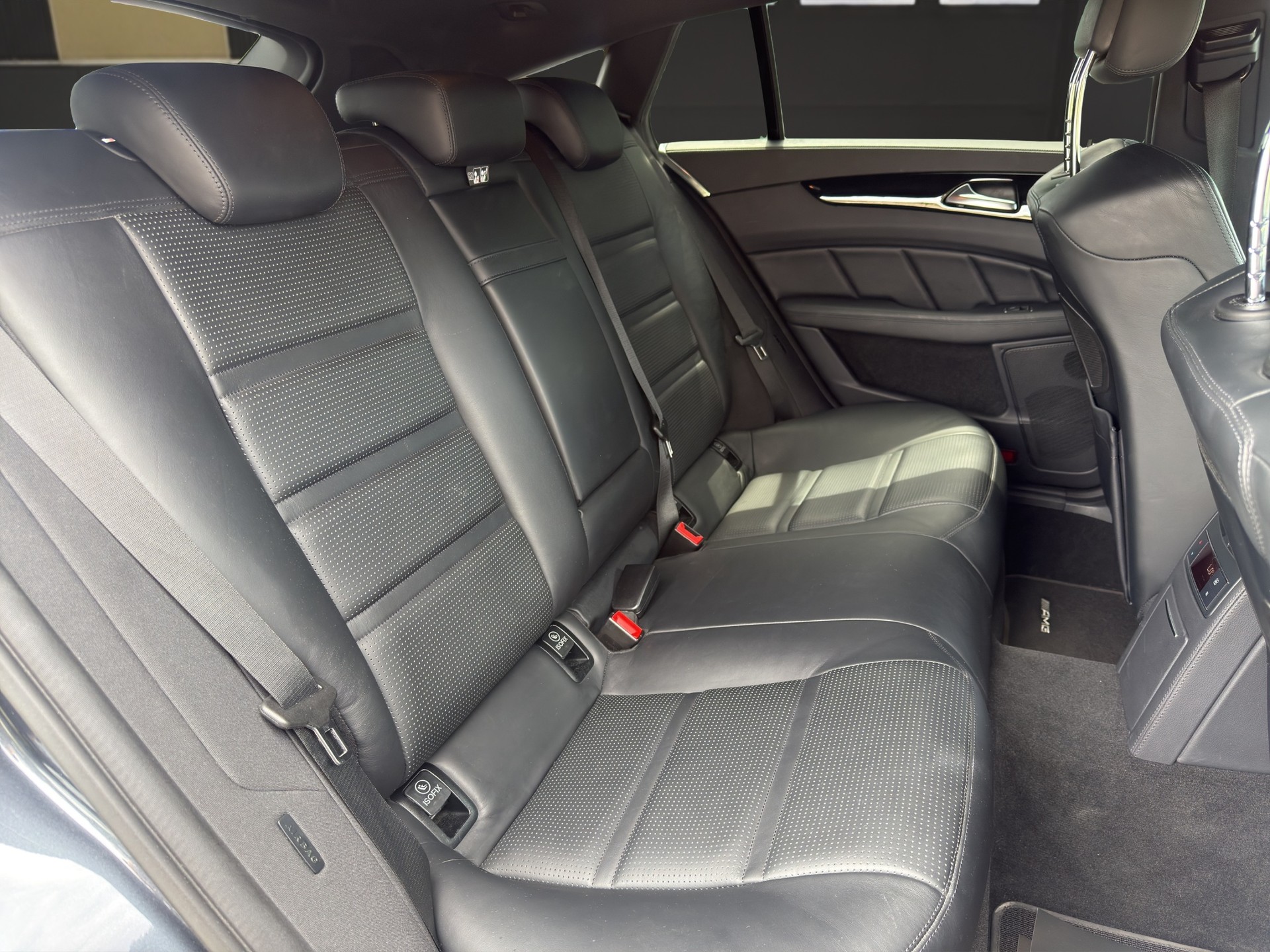 MERCEDES-BENZ CLS 63 AMG 4matic Shooting Brake-image-12