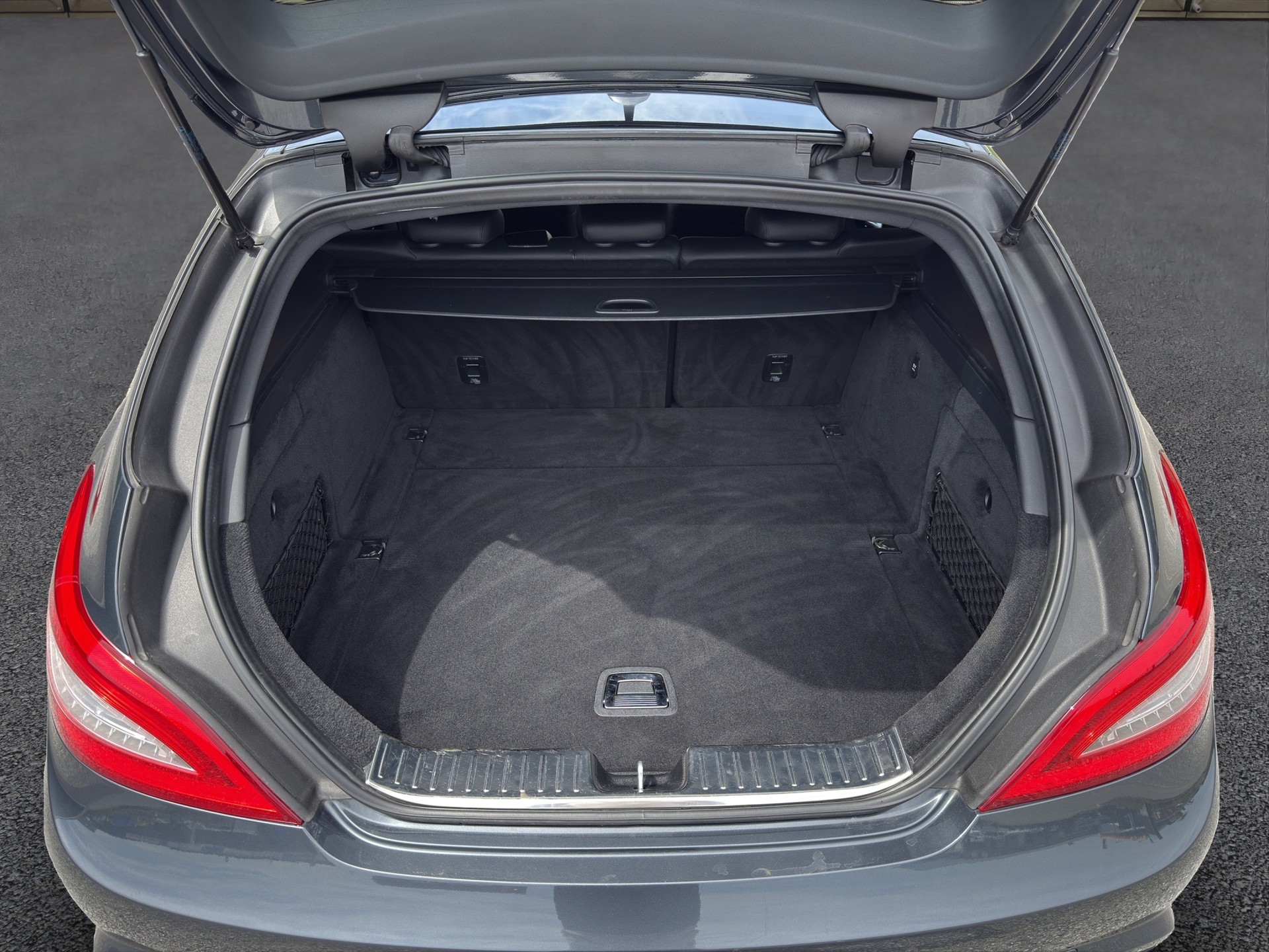 MERCEDES-BENZ CLS 63 AMG 4matic Shooting Brake-image-13