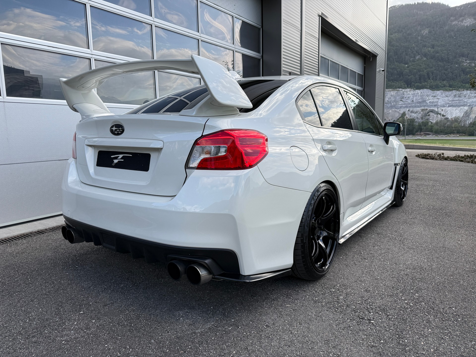 SUBARU WRX 2.5 Turbo 4WD STI Sport-image-2