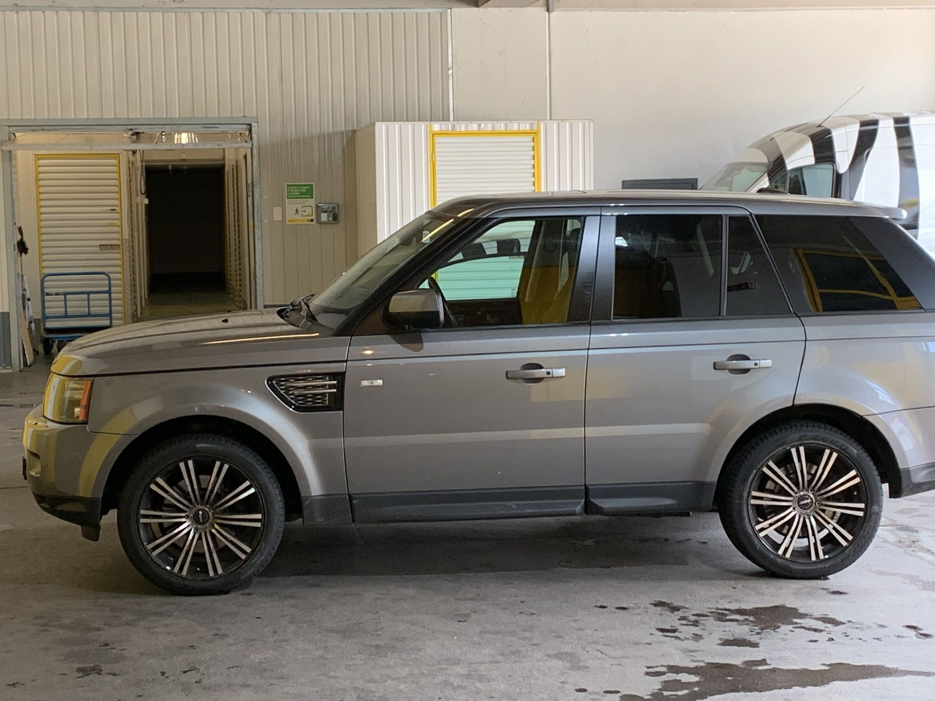 LAND ROVER 3.0 SDV6 HSE - ⚠️Vehicule avec problème moteur-image-2