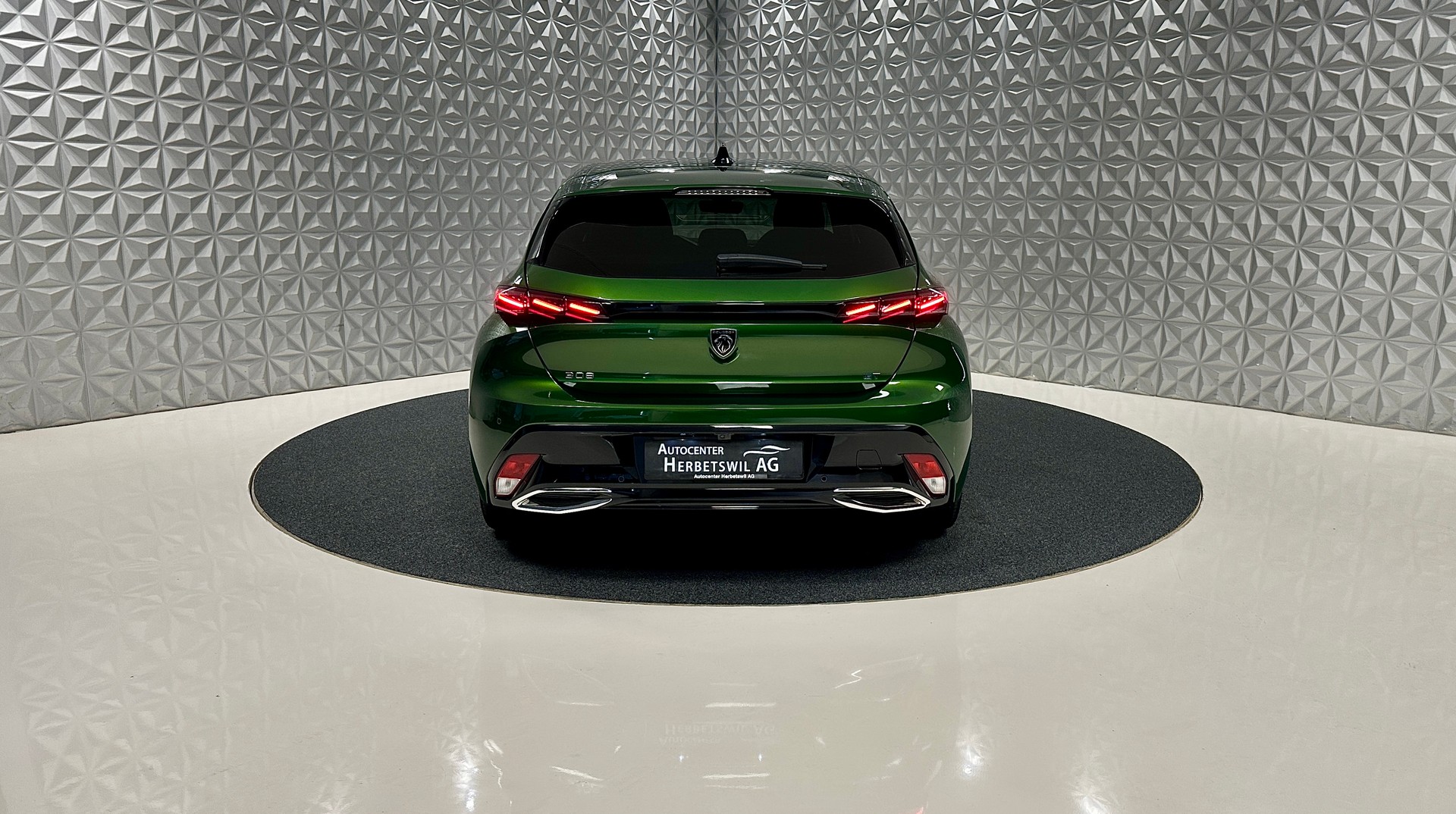 PEUGEOT 308 1.2 Pure Tech GT Pack EAT8-image-5