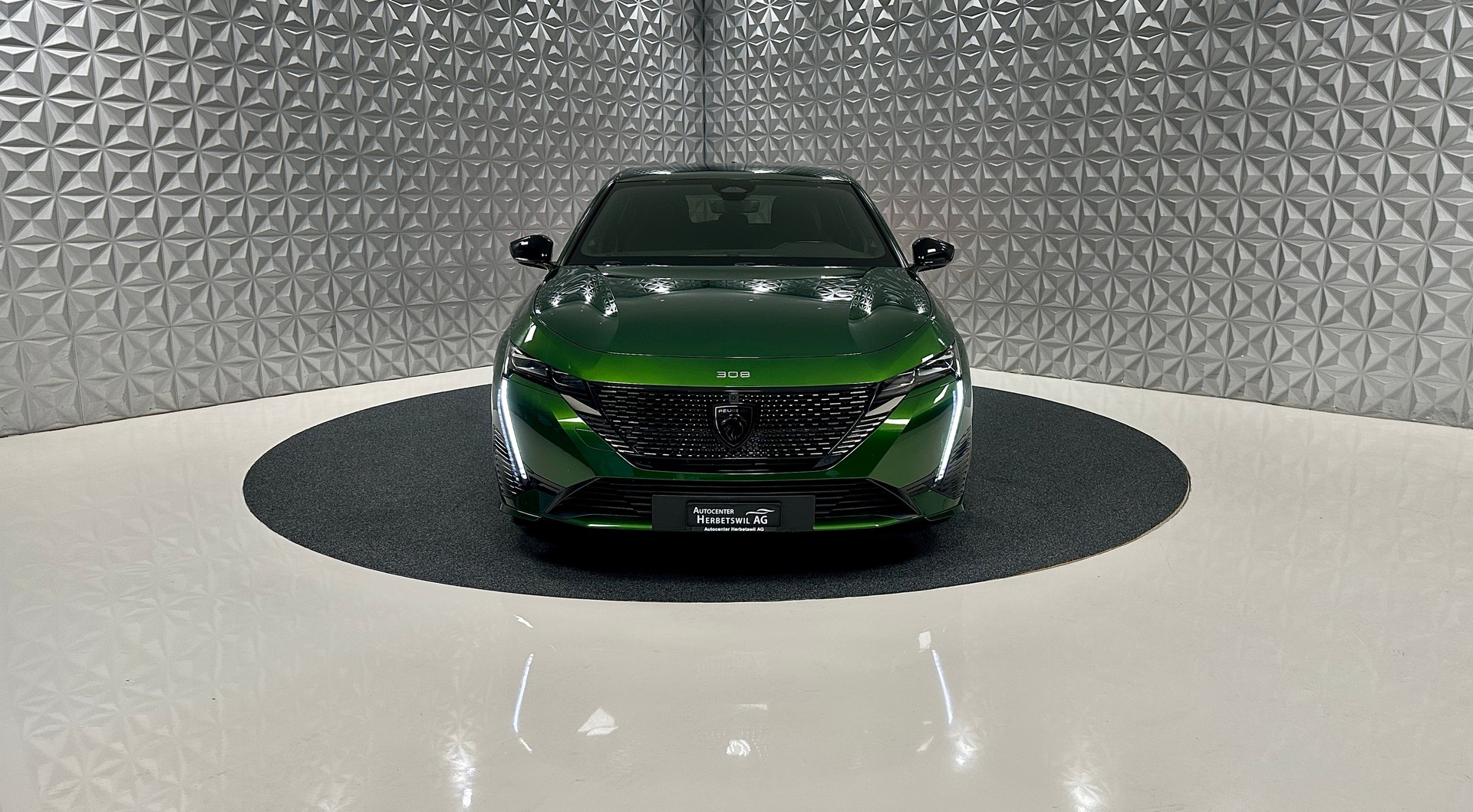 PEUGEOT 308 1.2 Pure Tech GT Pack EAT8-image-1