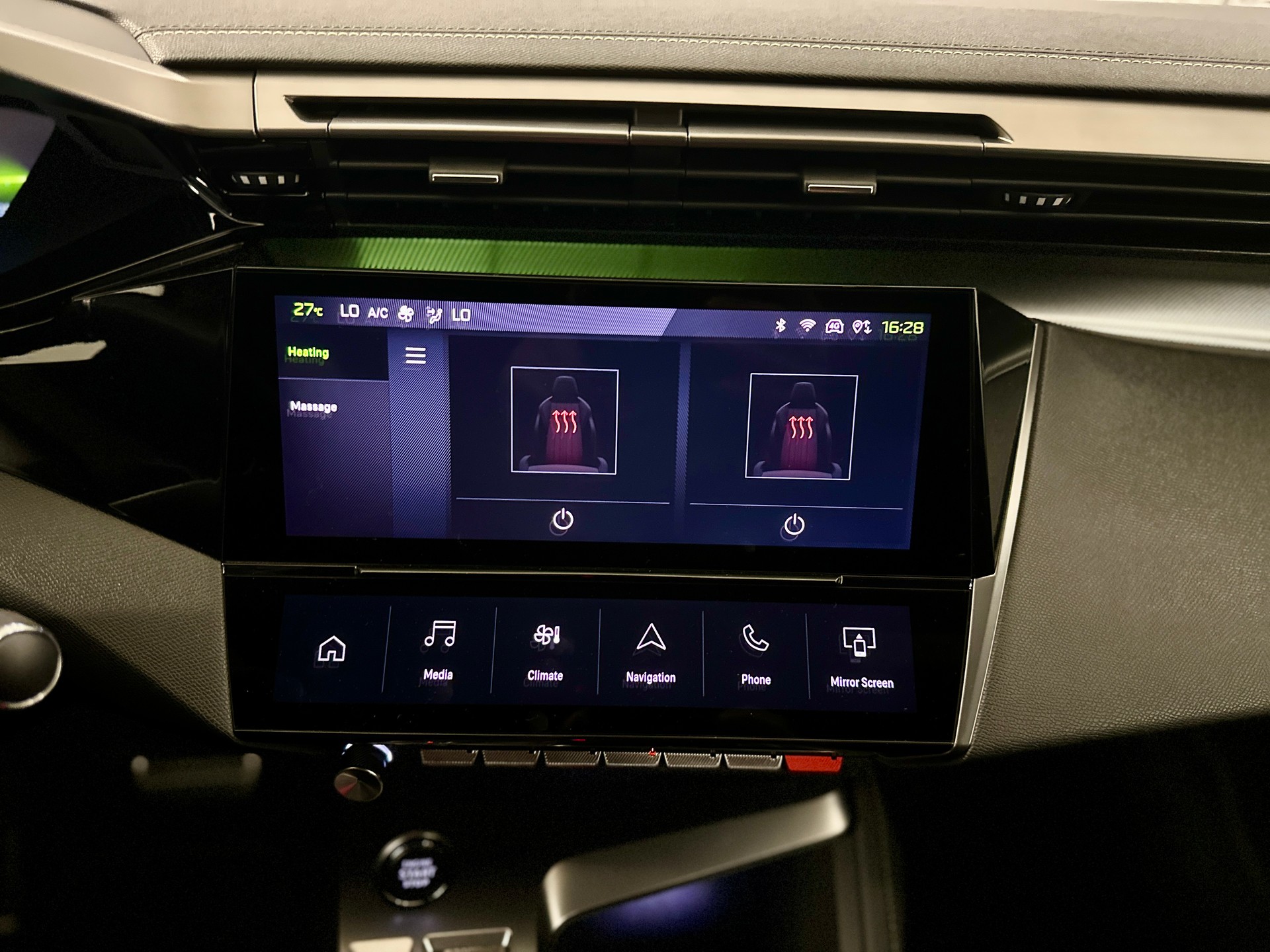 PEUGEOT 308 1.2 Pure Tech GT Pack EAT8-image-18